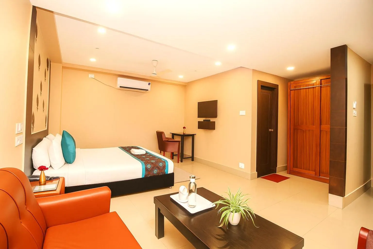 Bedroom, Bed in Central Courtyard Boutique Hotel