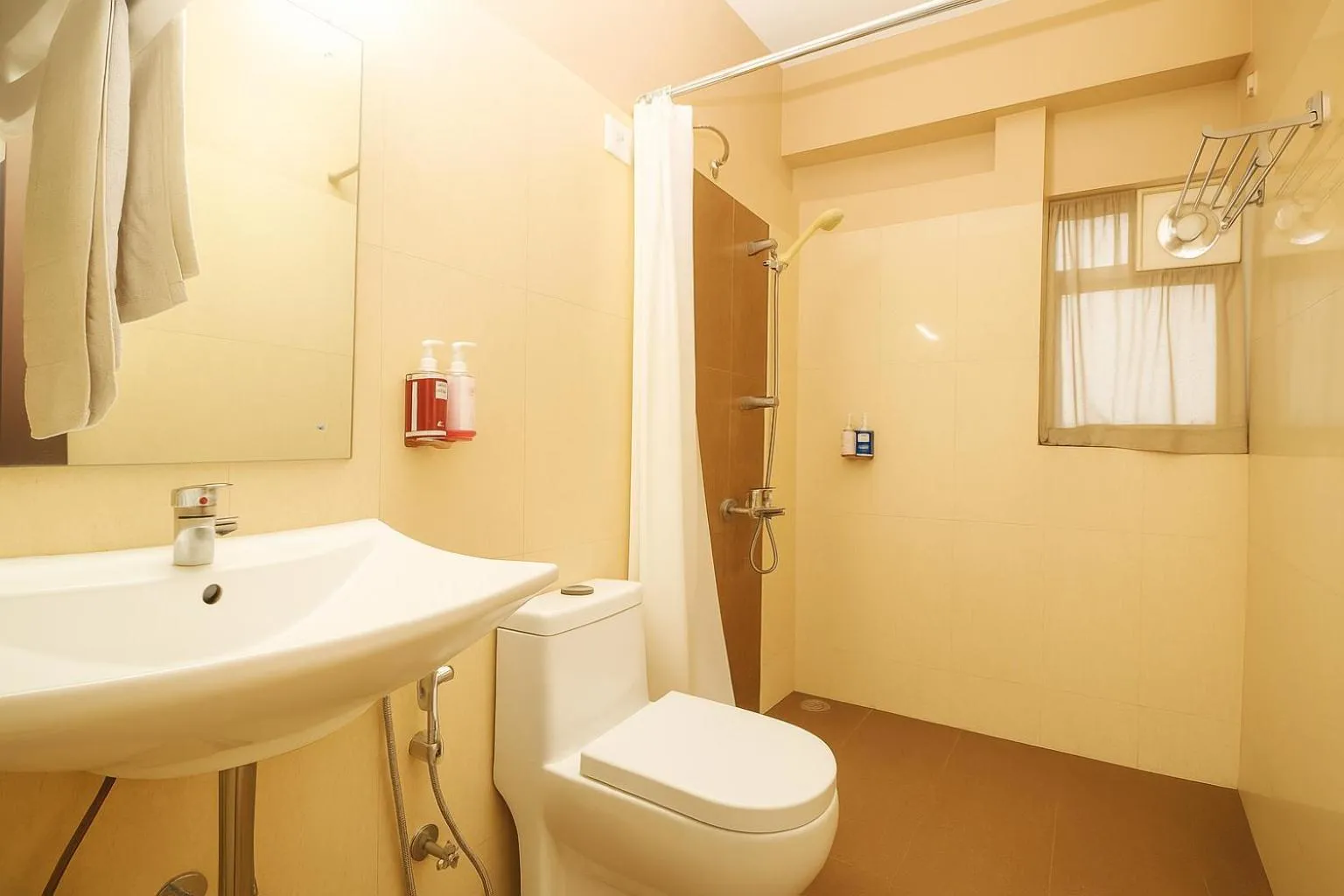 Bathroom in Central Courtyard Boutique Hotel