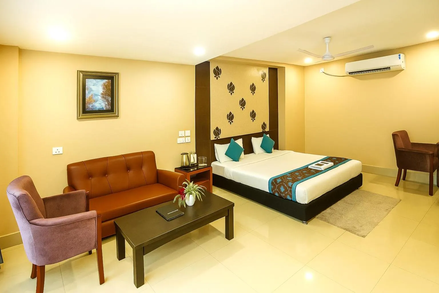 room service, Bed in Central Courtyard Boutique Hotel