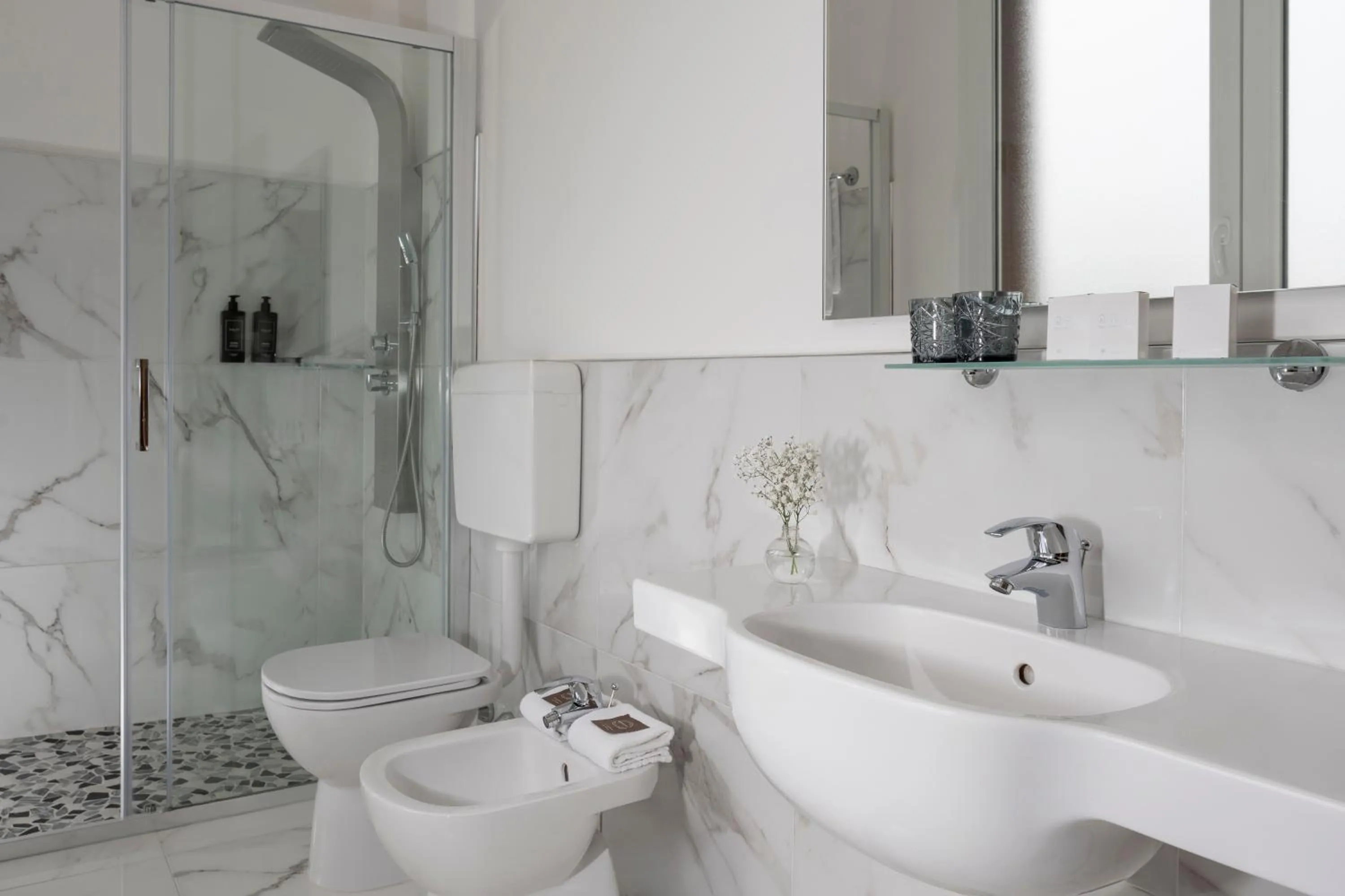 Shower in Hotel Mini Palace - Country House