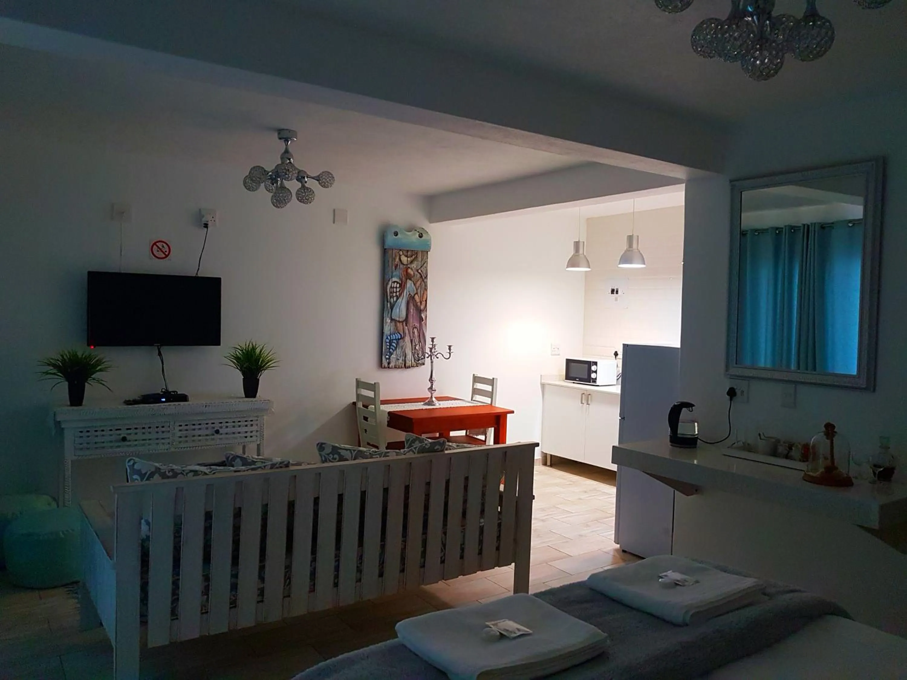 Communal lounge/ TV room in Be Our Guest Self Catering