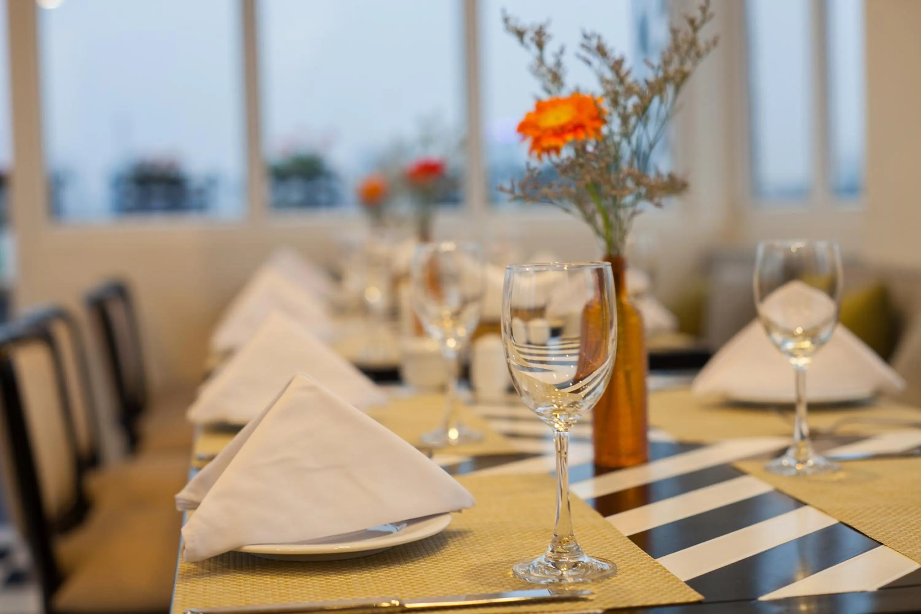 Restaurant/places to eat in Serenity Diamond Hotel