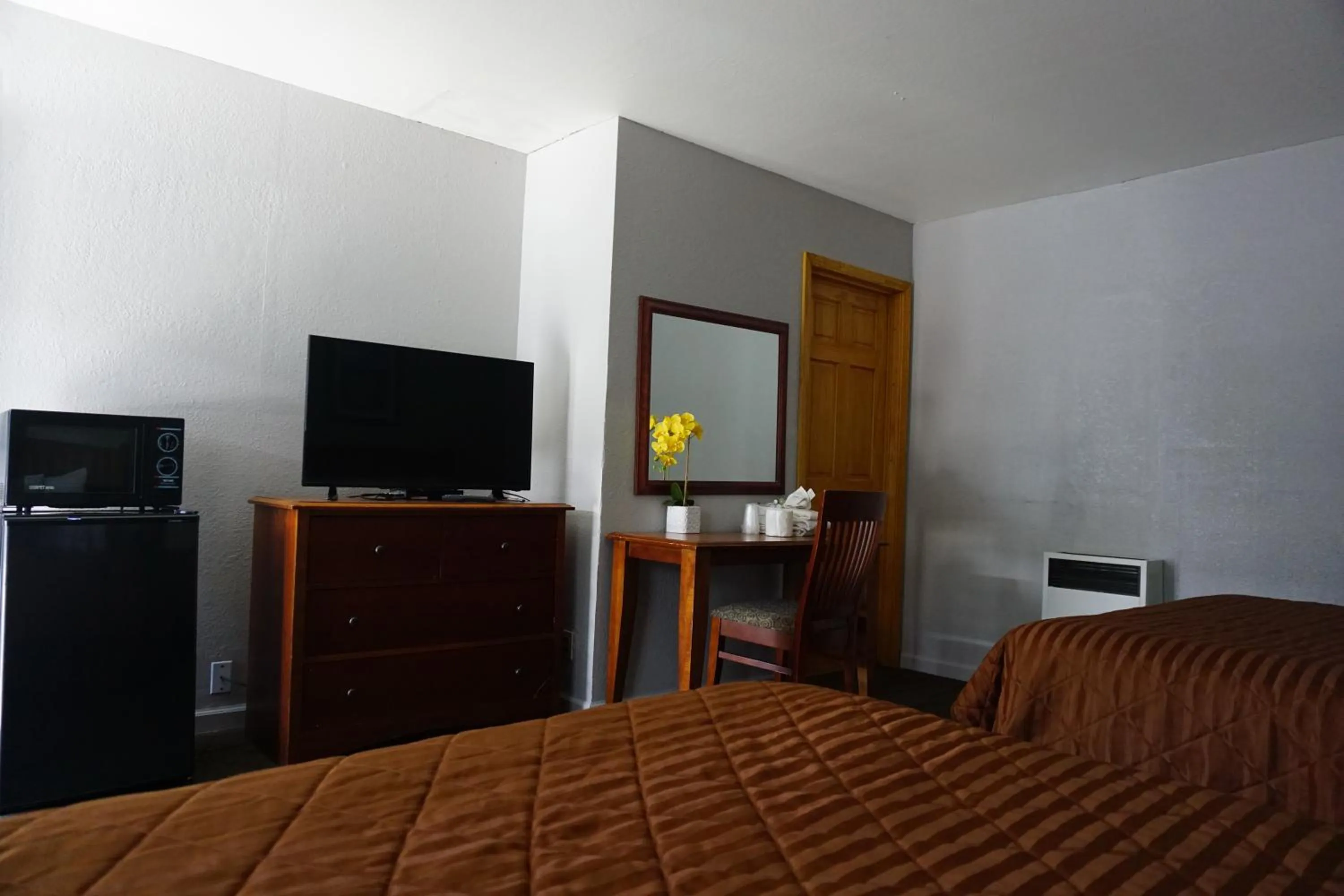 Bed in A&A Lake Tahoe Inn