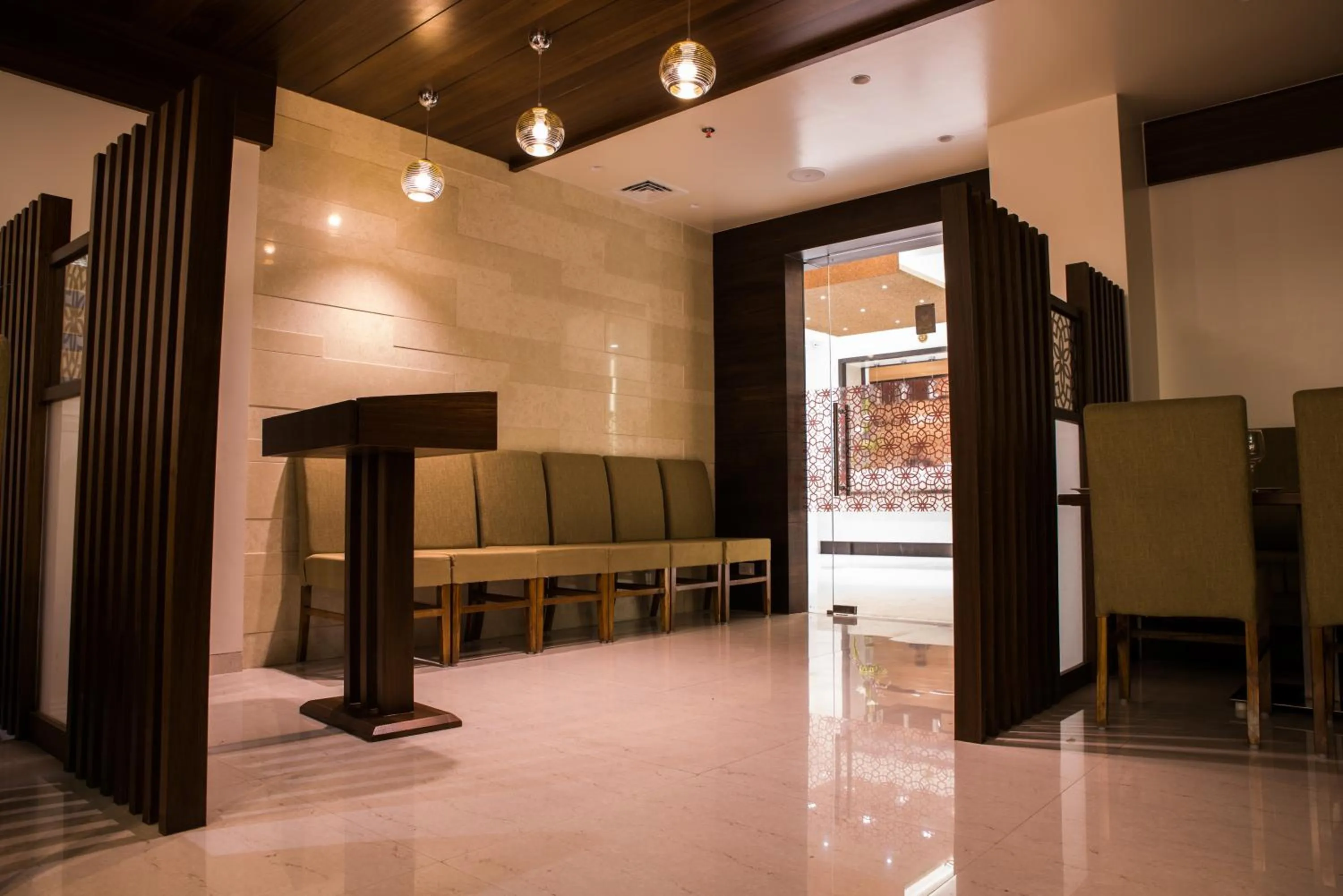 Restaurant/places to eat in Hotel Grand Rio