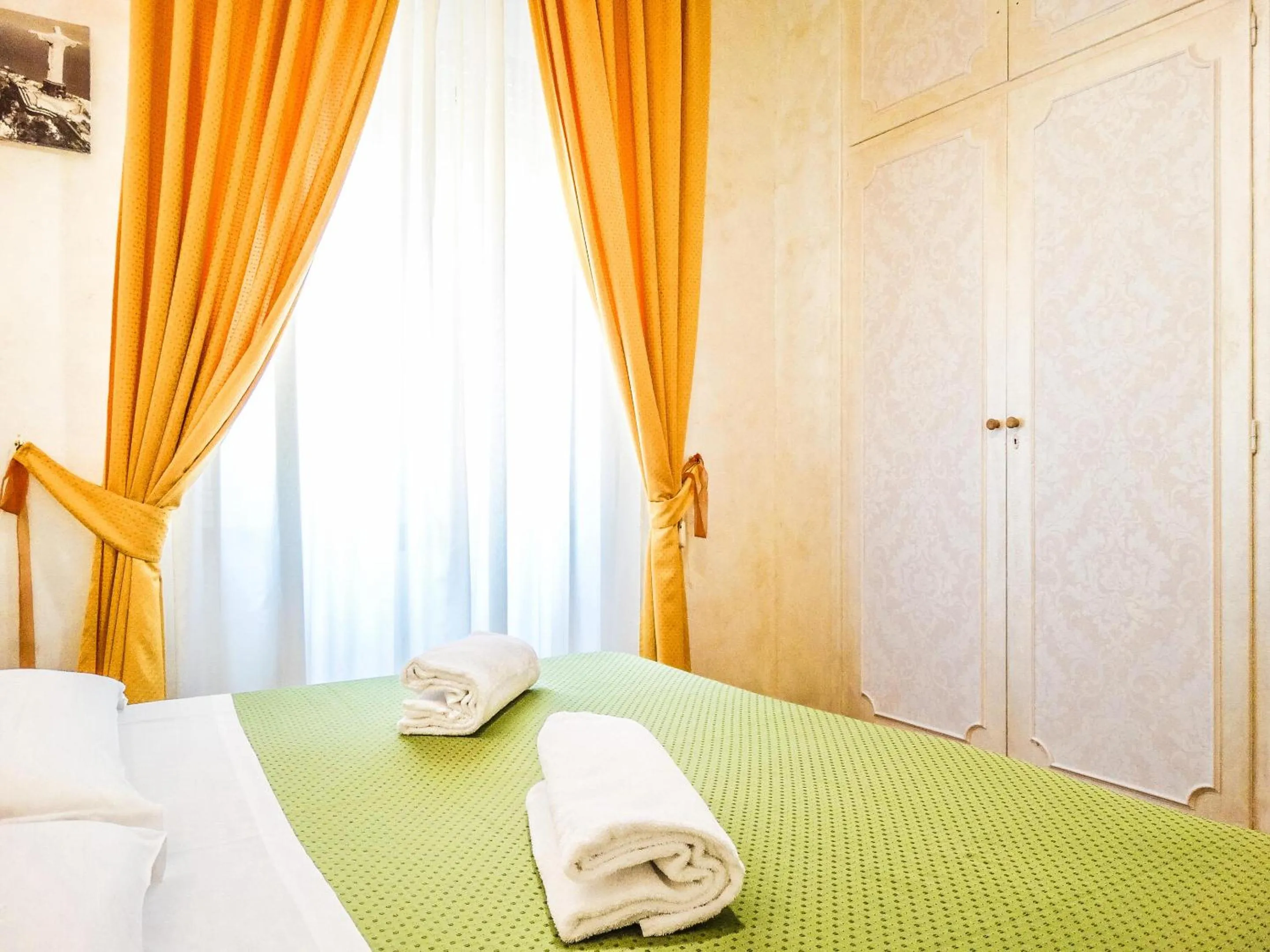 Photo of the whole room, Bed in B&B Morelli 1