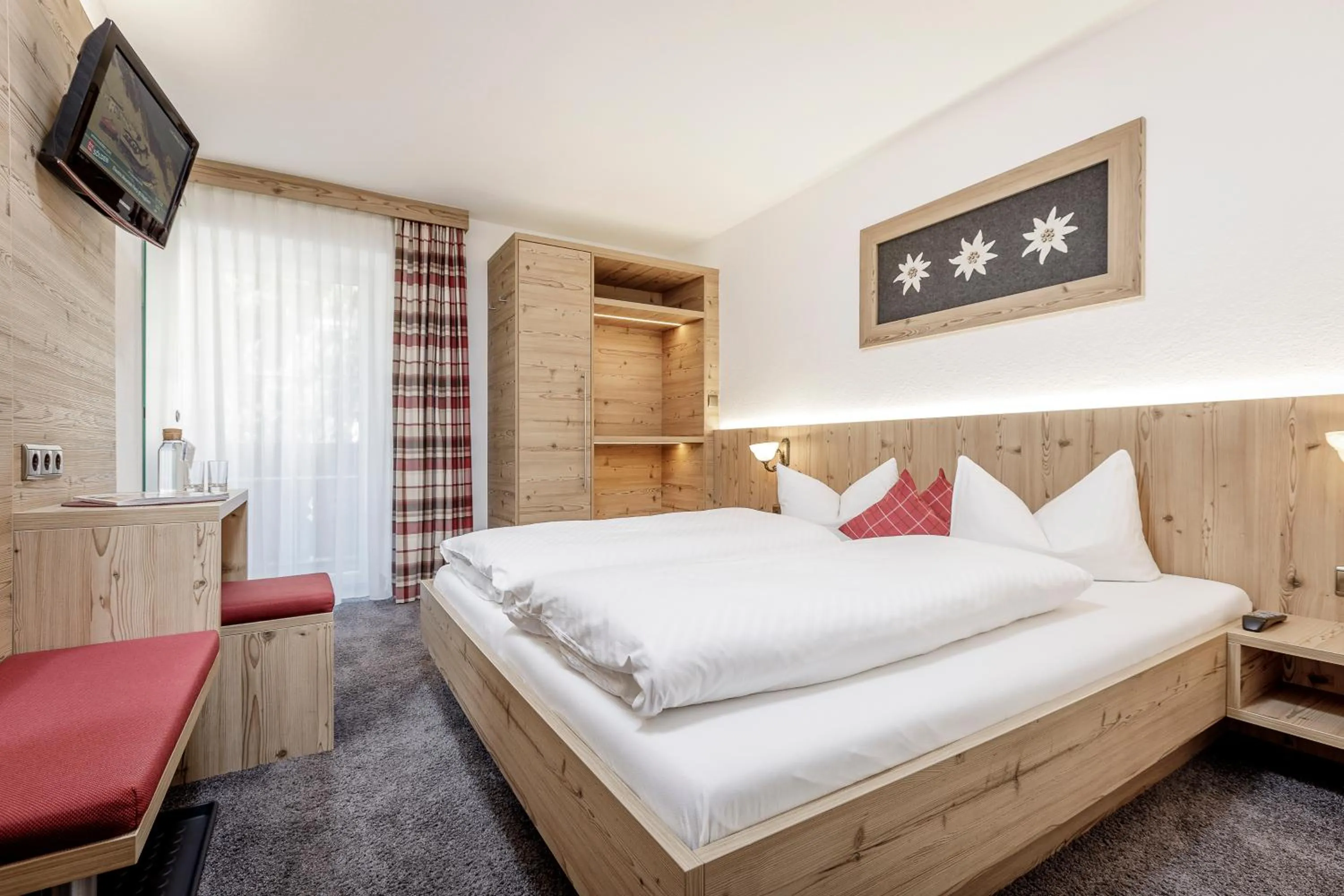 Bedroom in Pension Edelweiss