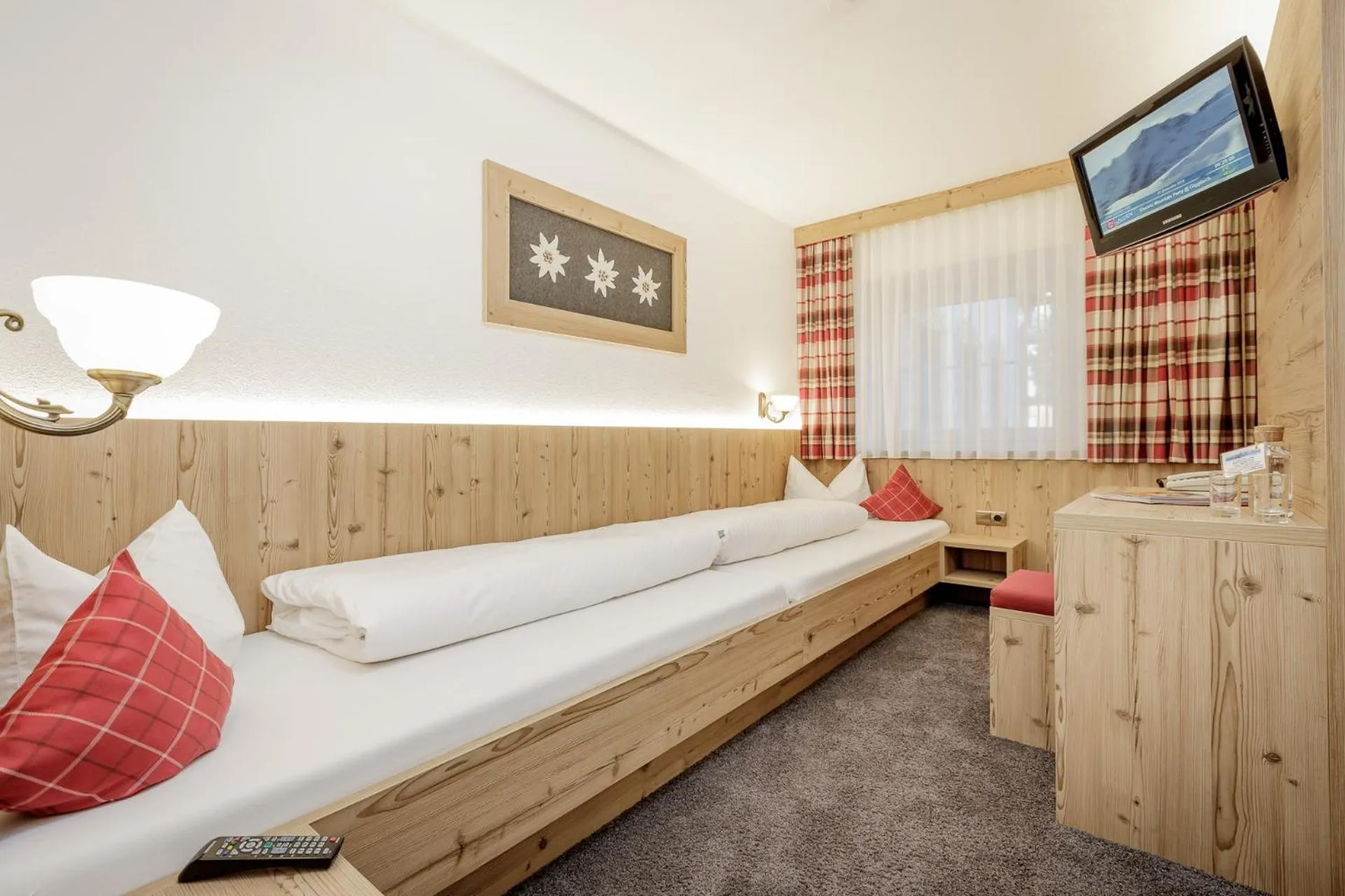 Bedroom in Pension Edelweiss