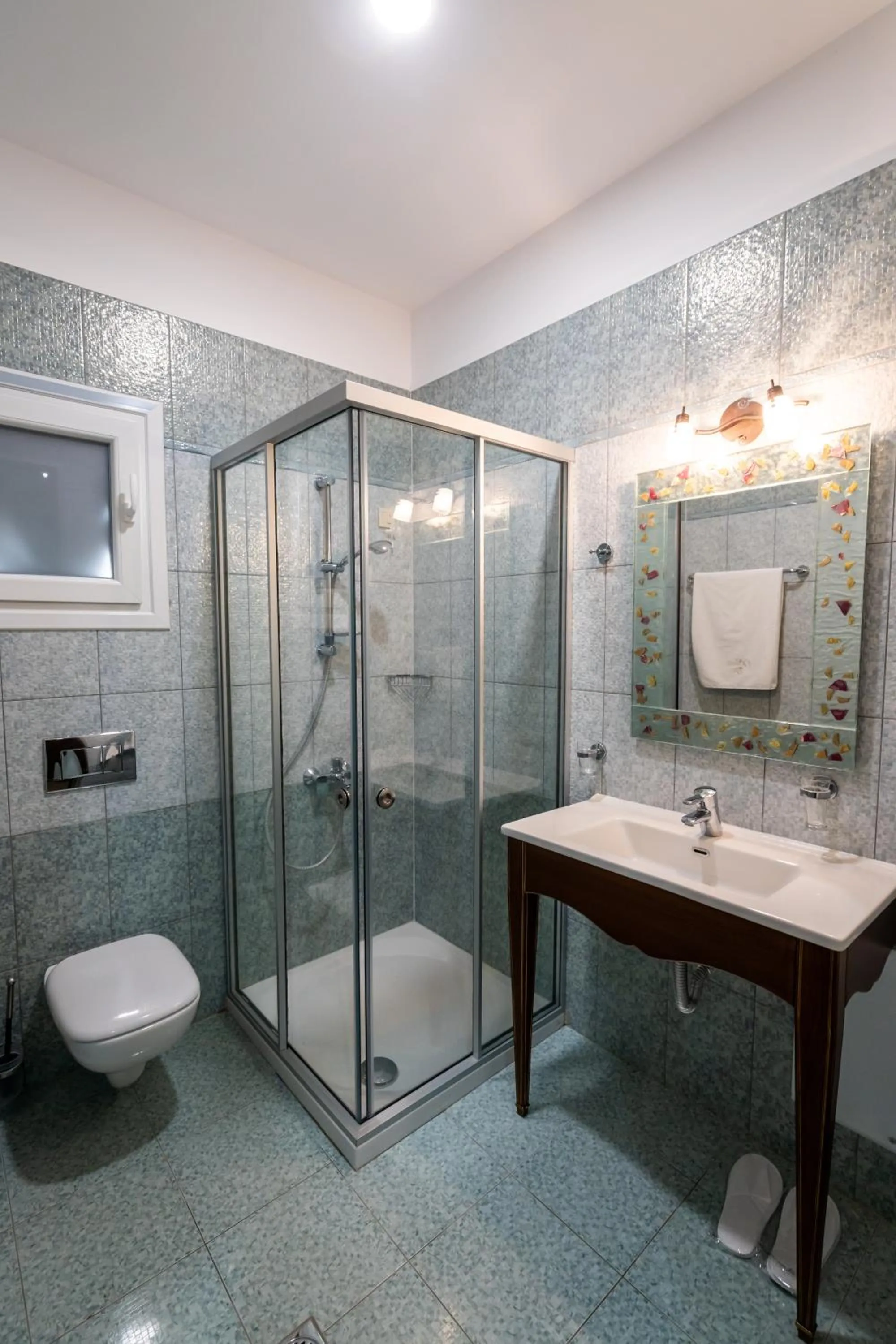 Shower in Hotel Parga Princess