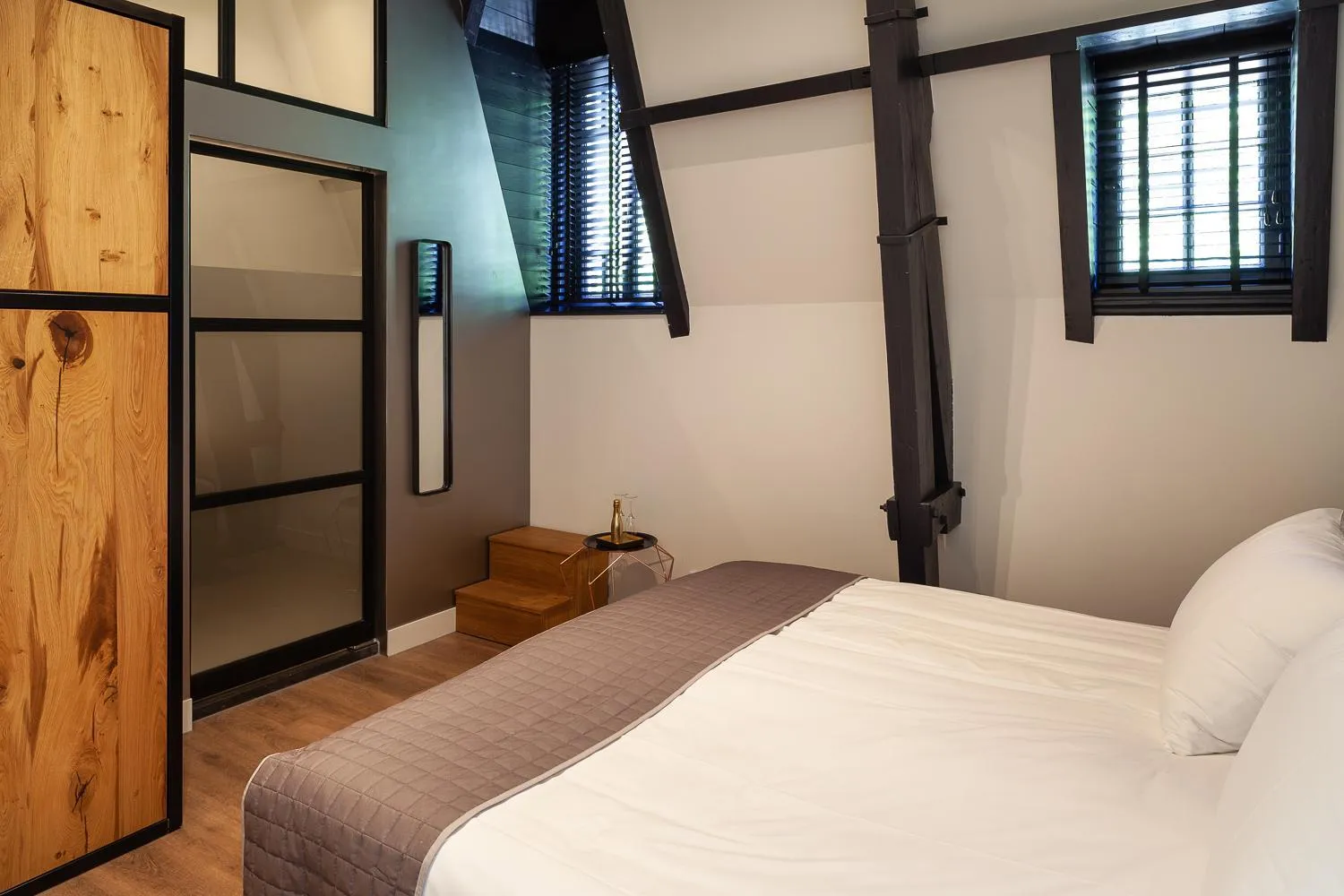 TV and multimedia, Bed in Hotel Julien