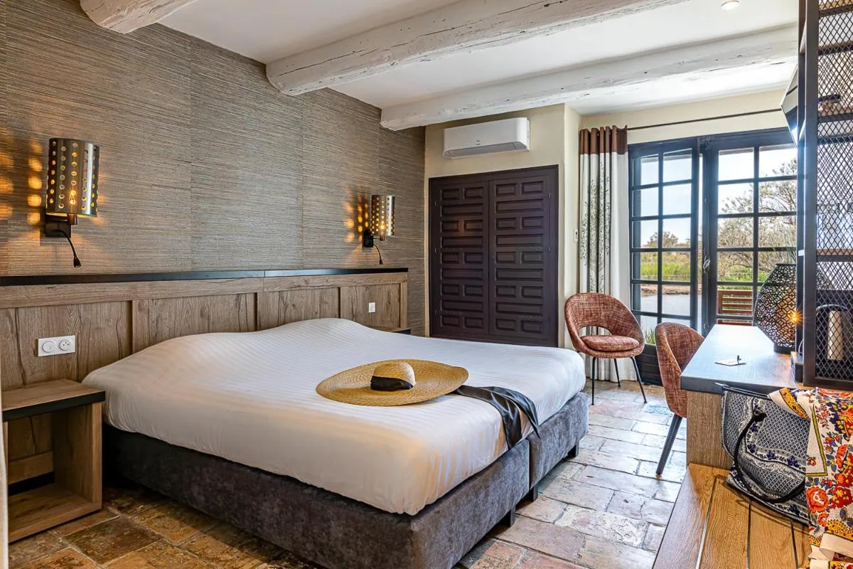 Bedroom, Bed in Les Bains Gardians