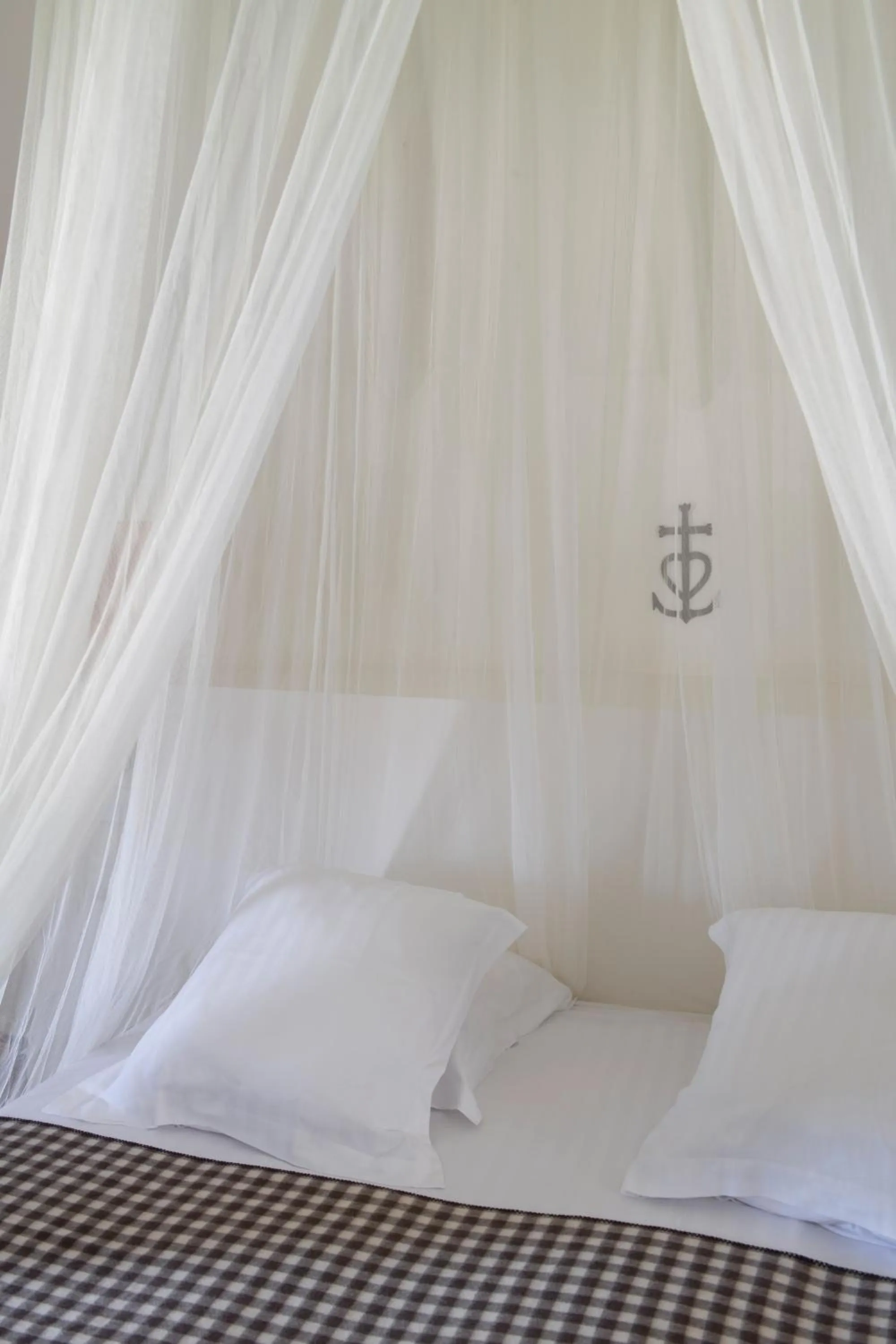 Bed in Les Bains Gardians