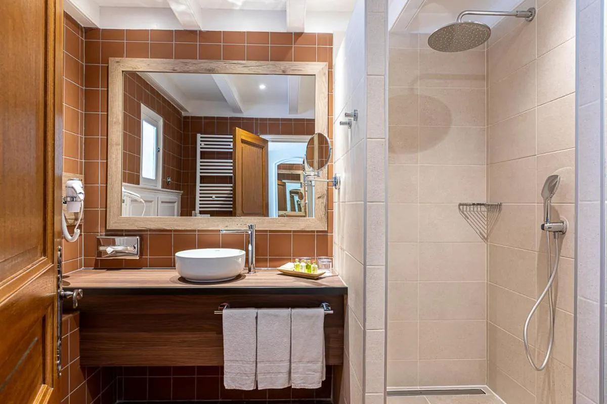 Bathroom in Les Bains Gardians