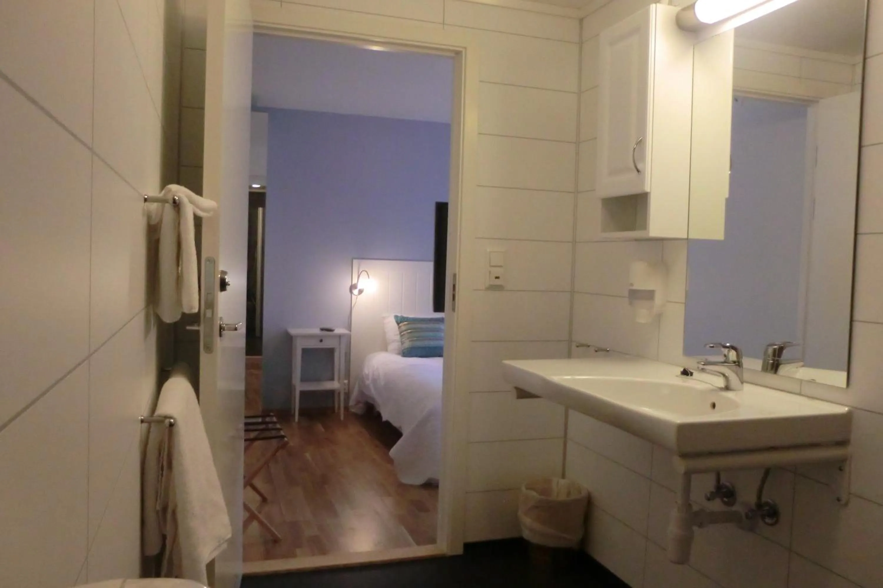 Bathroom in Lavik Fjord Hotel & Apartments