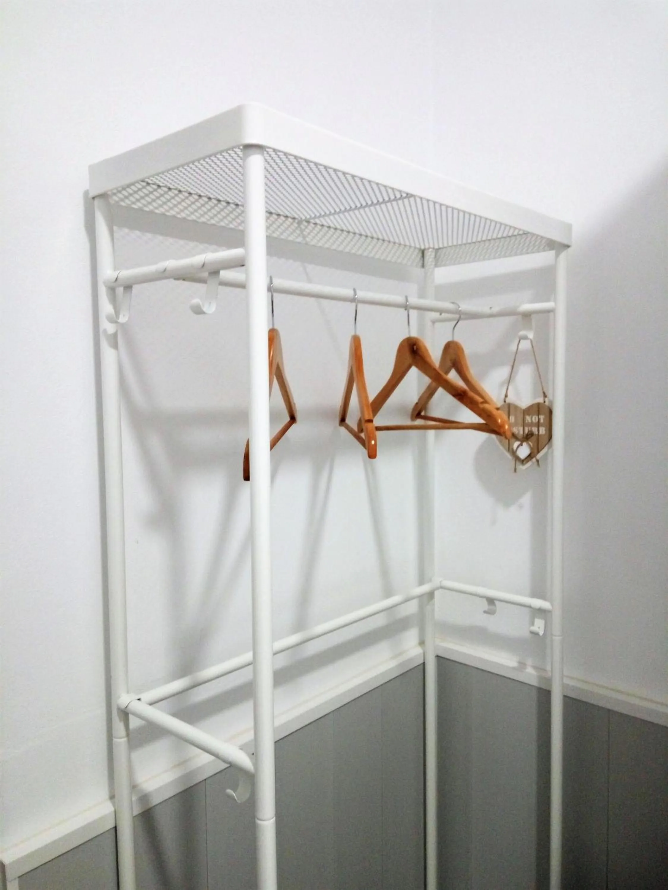 wardrobe in Faro Cosy Guesthouse