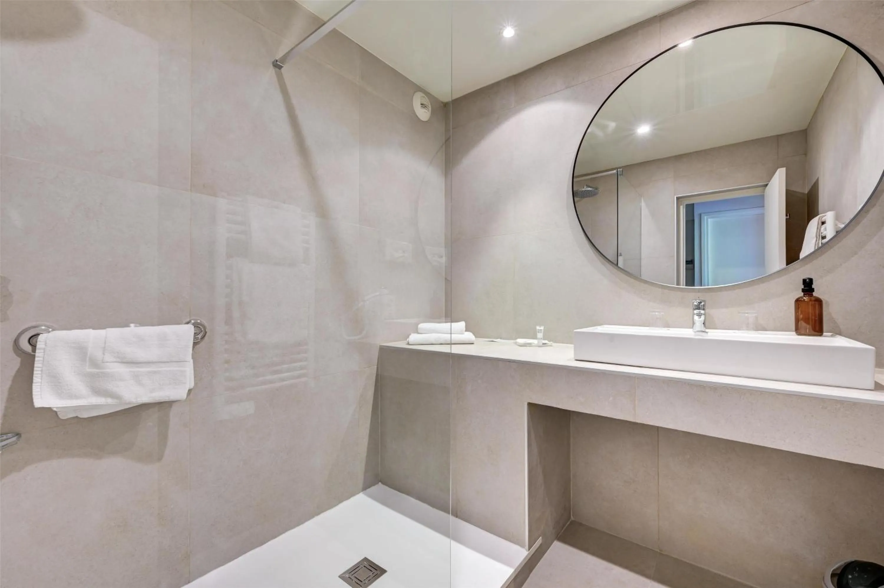 Bathroom in Best Western Sévan Parc Hôtel