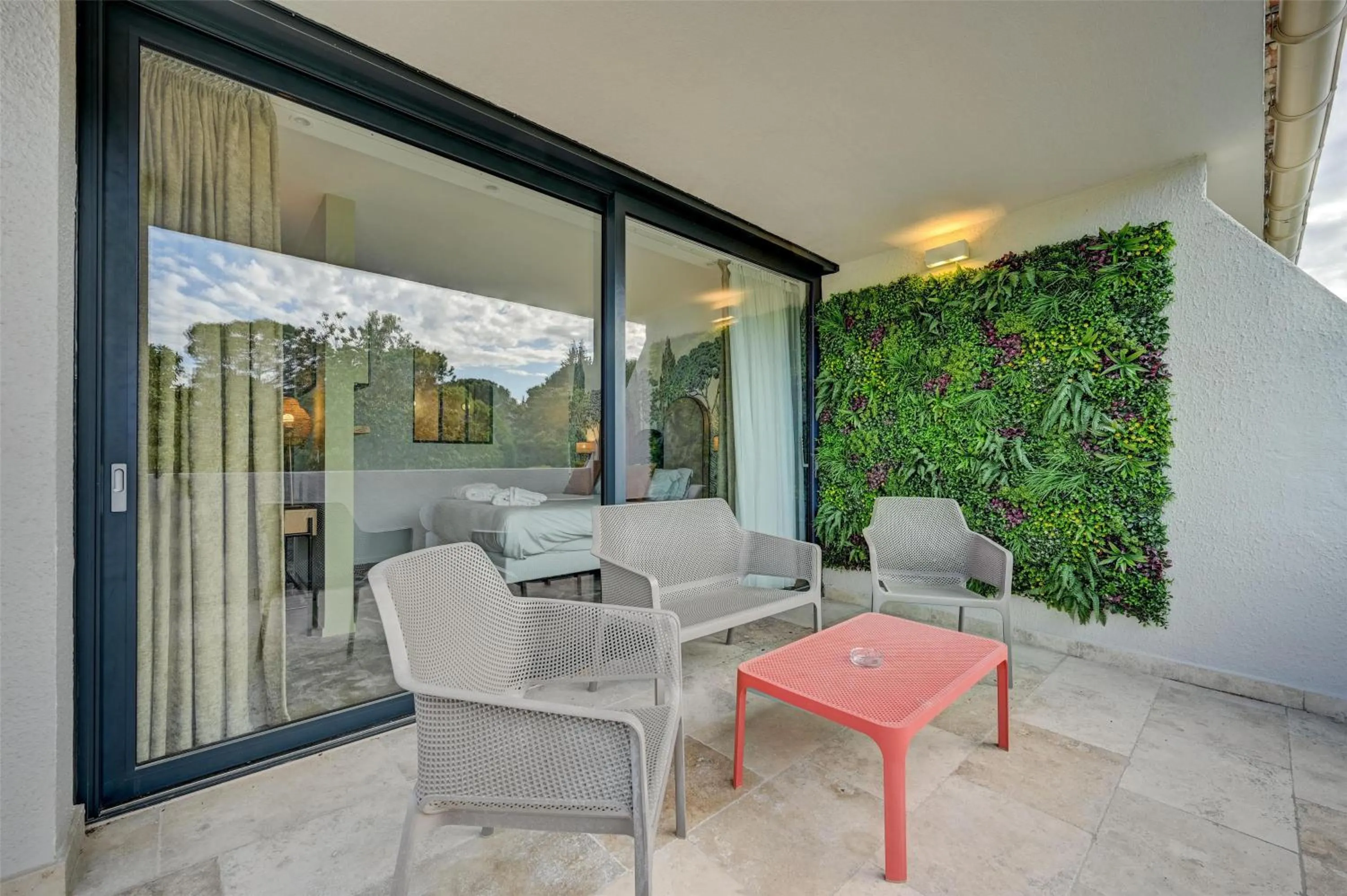 Bedroom in Best Western Sévan Parc Hôtel