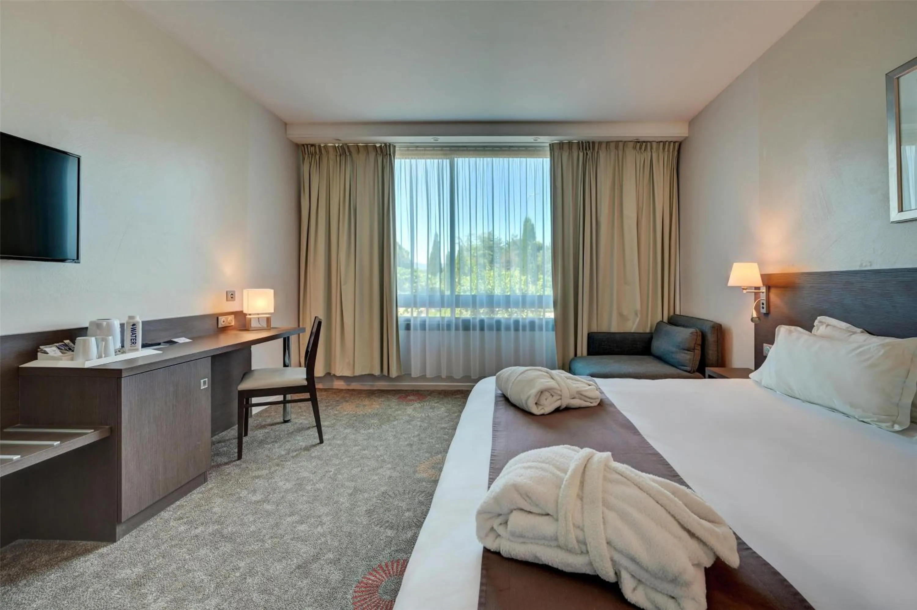 Bedroom, Bed in Best Western Sévan Parc Hôtel