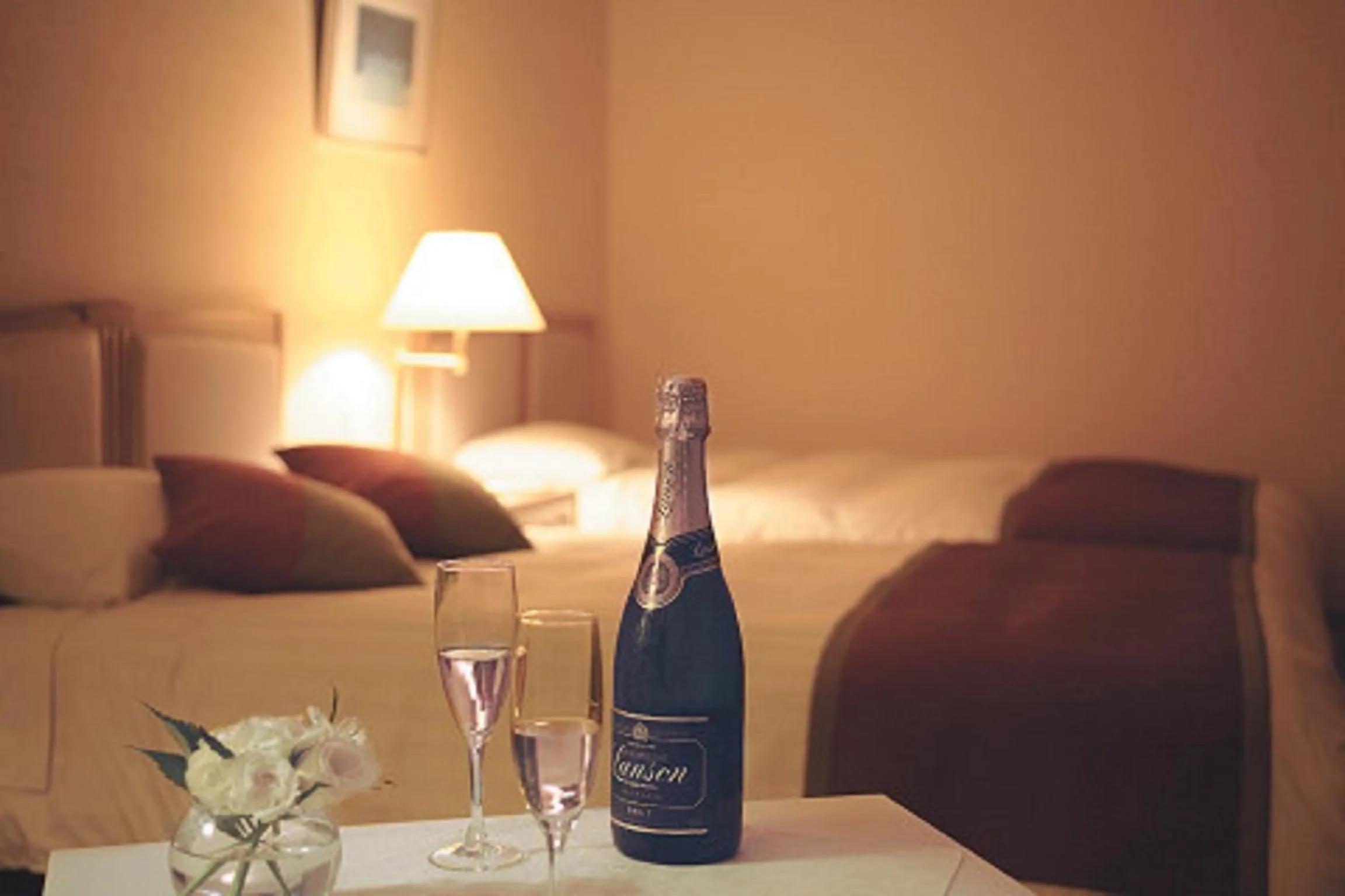 Bed in Miyako Hotel Yokkaichi