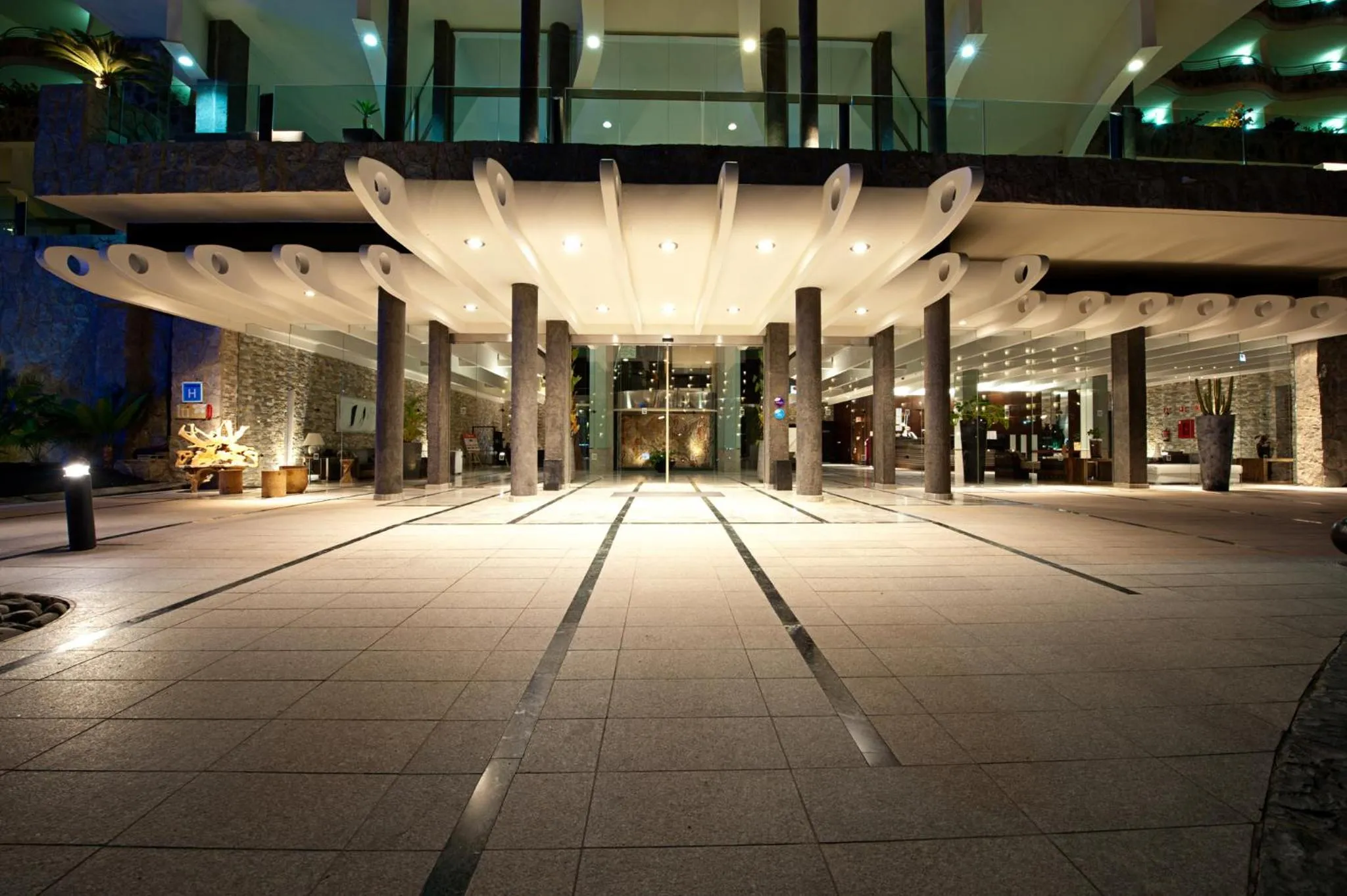 Facade/entrance in Hotel LIVVO Valle Taurito & Aquapark