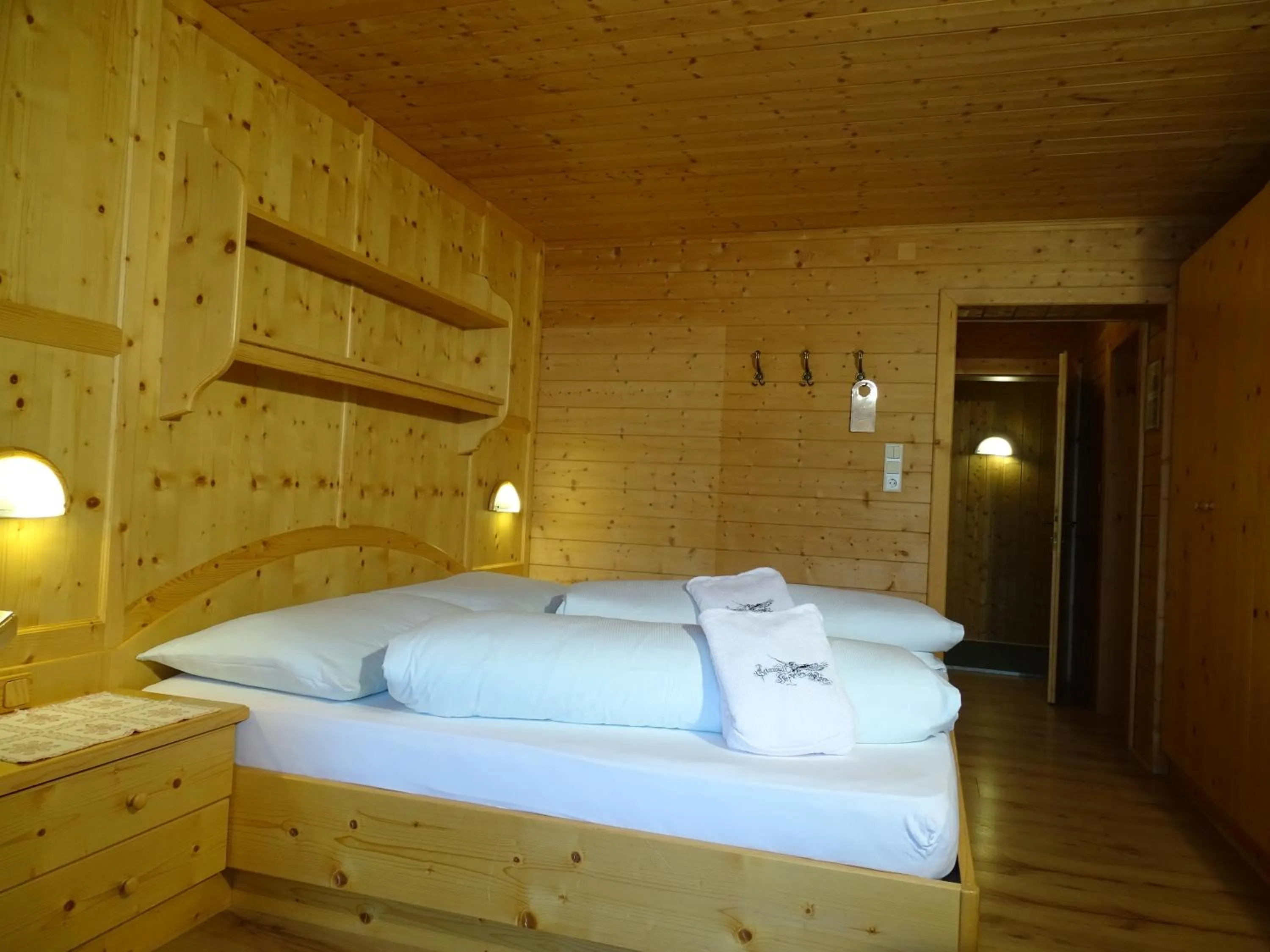 Mountain view, Bed in Gasthof Geierwallihof Klotz Konrad KEG