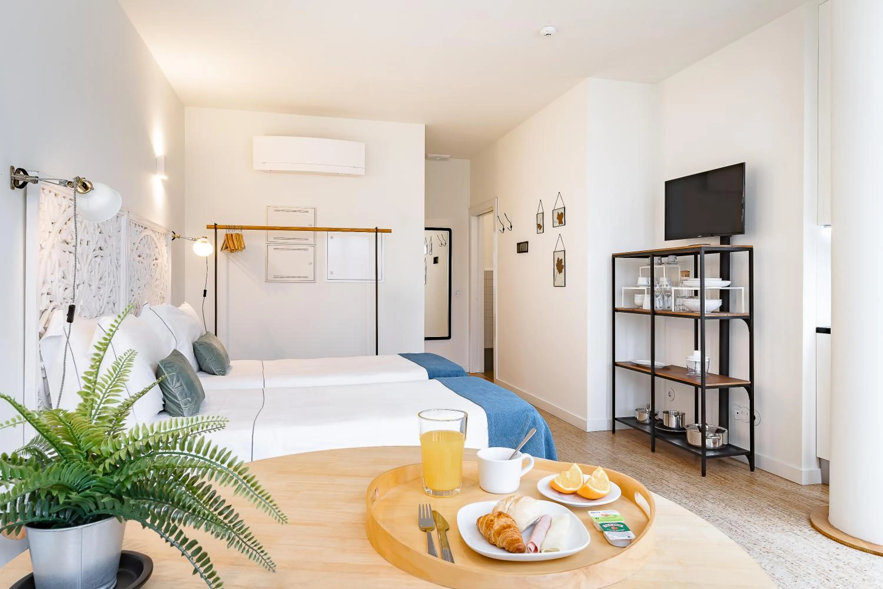 Bedroom, Bed in Galerias Nightlife Fashion Flats