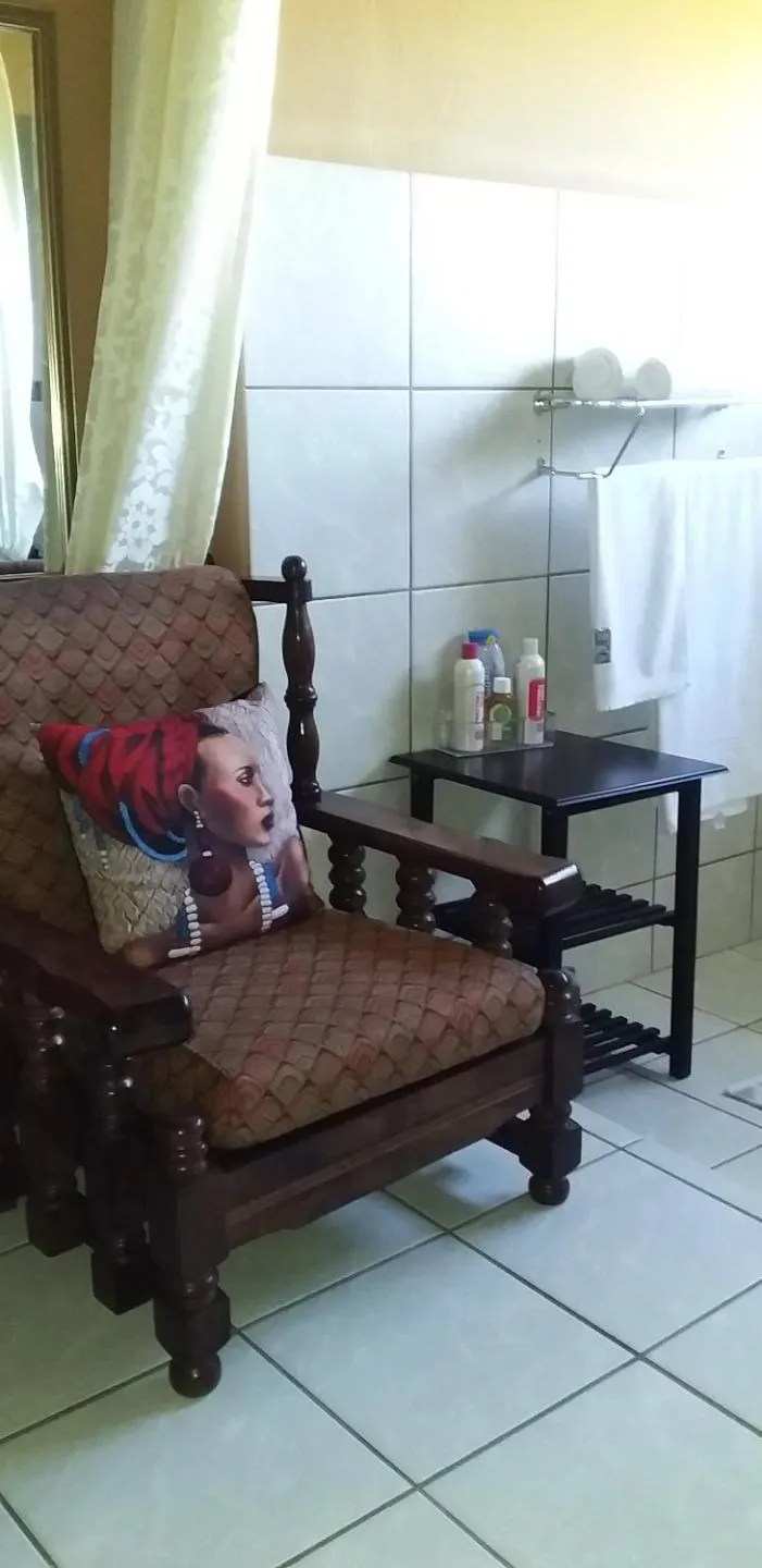 Bathroom in Kwa-Dlamathe Guesthouse