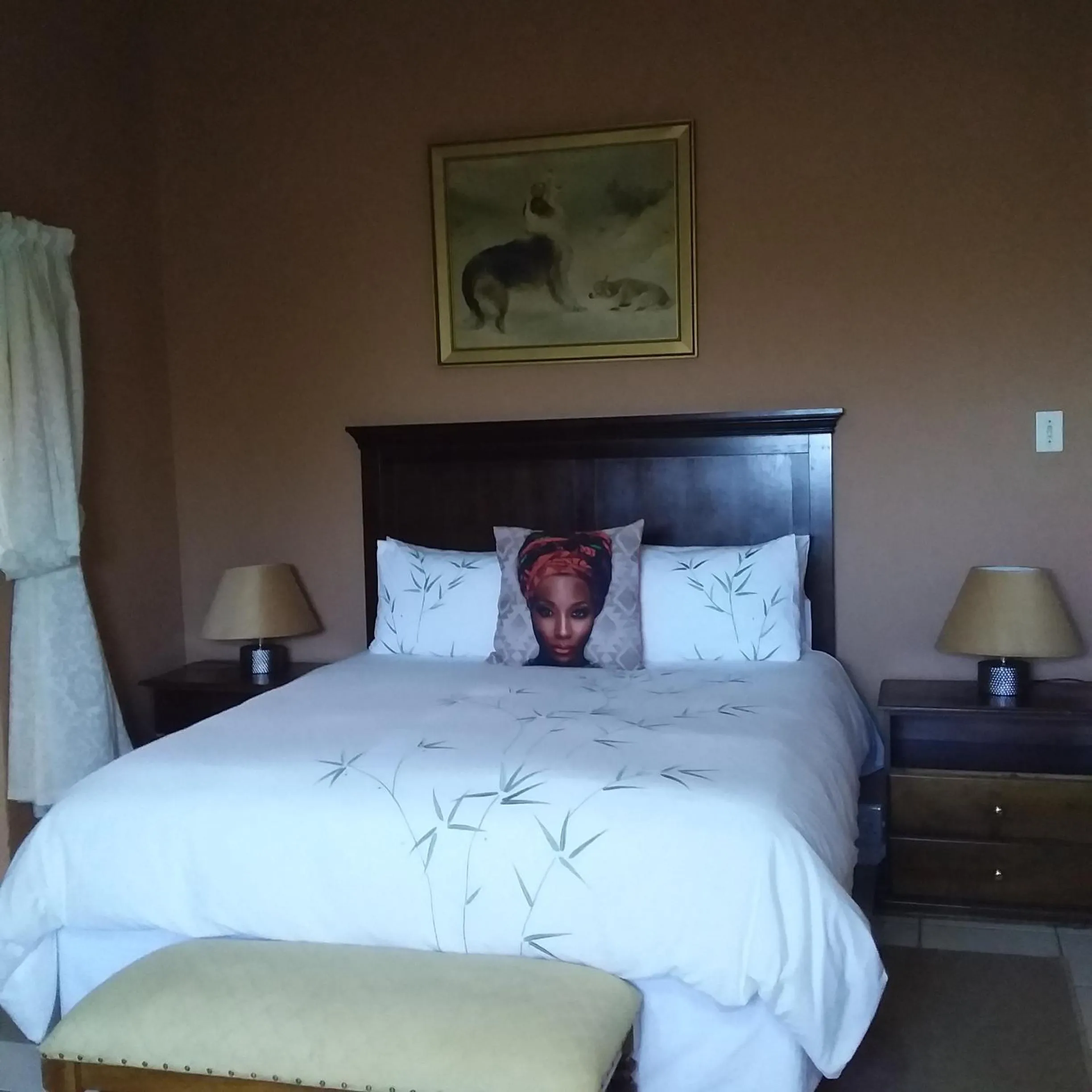 Bedroom, Bed in Kwa-Dlamathe Guesthouse