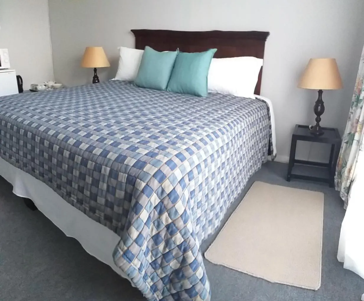 Bedroom, Bed in Kwa-Dlamathe Guesthouse