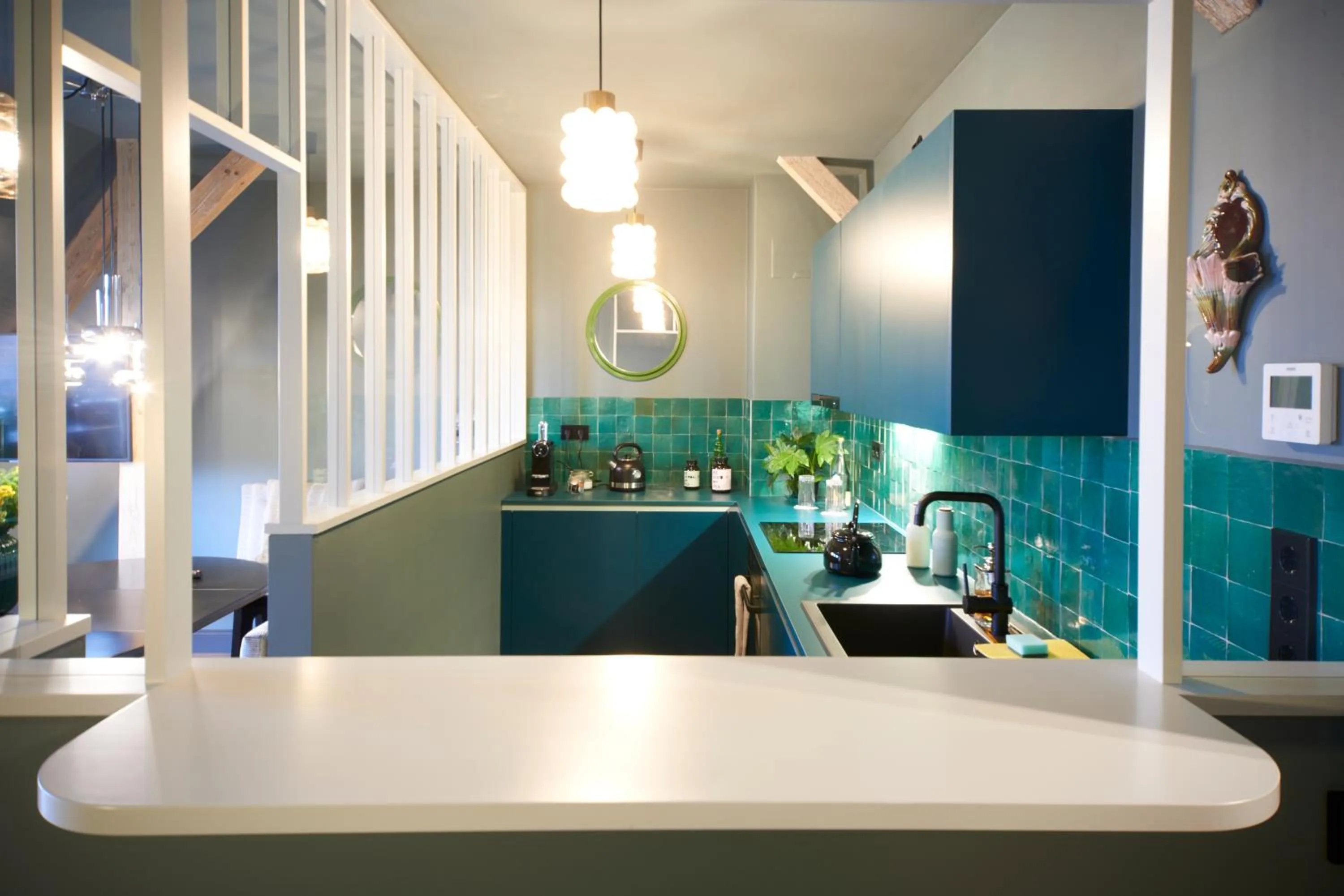 Kitchen or kitchenette in Cora Apartments