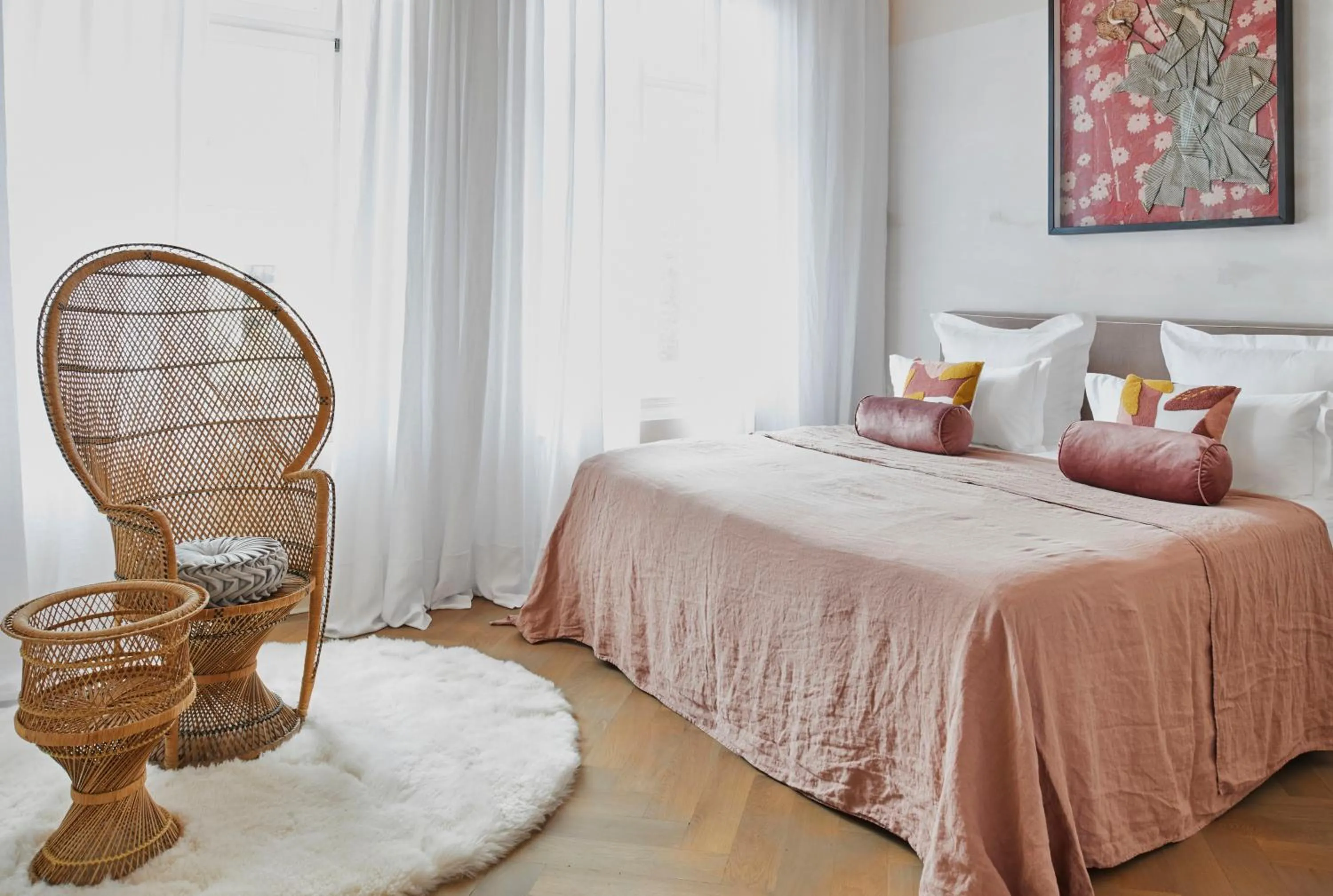 Bedroom, Bed in Cora Apartments