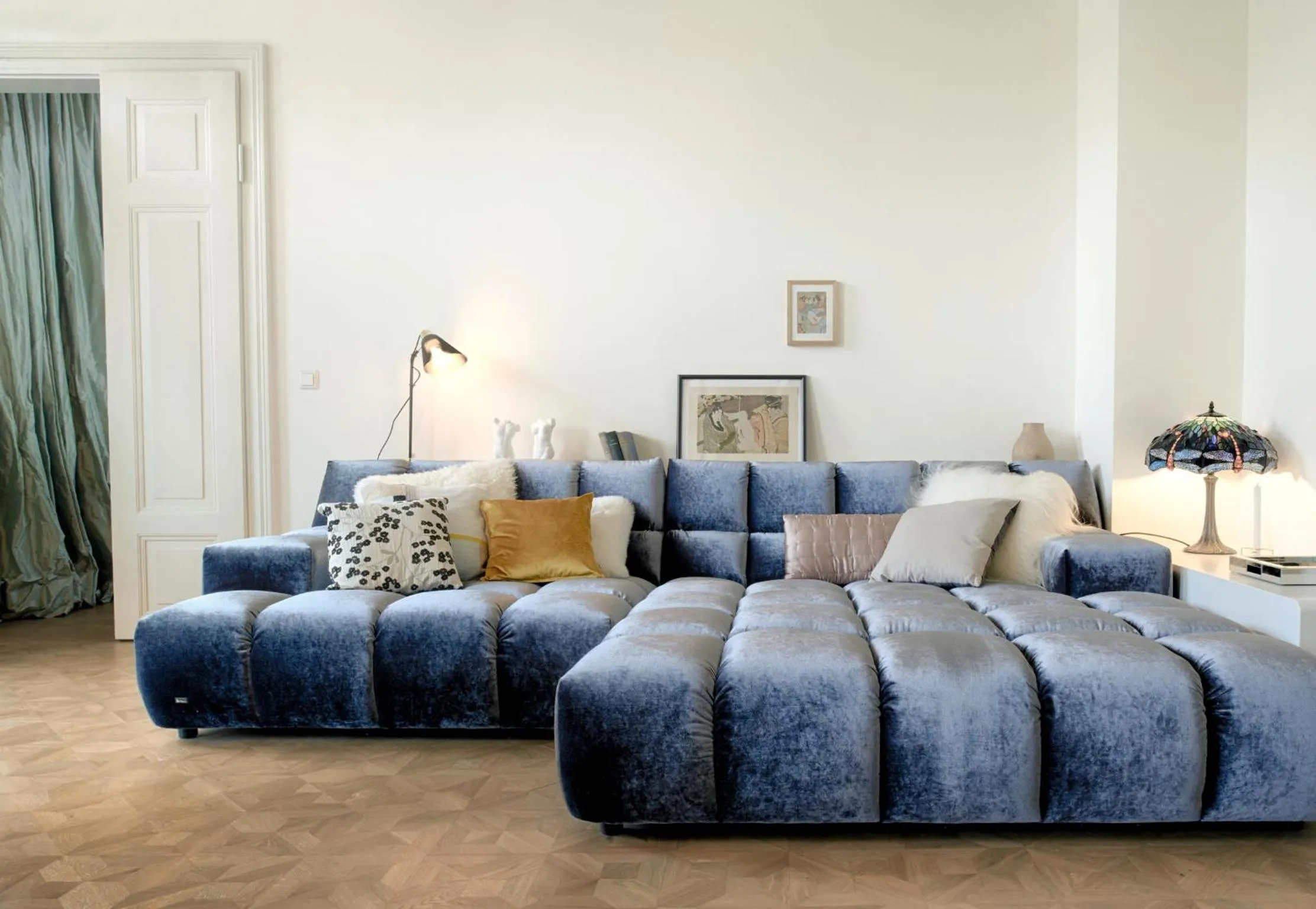 Seating area in Cora Apartments