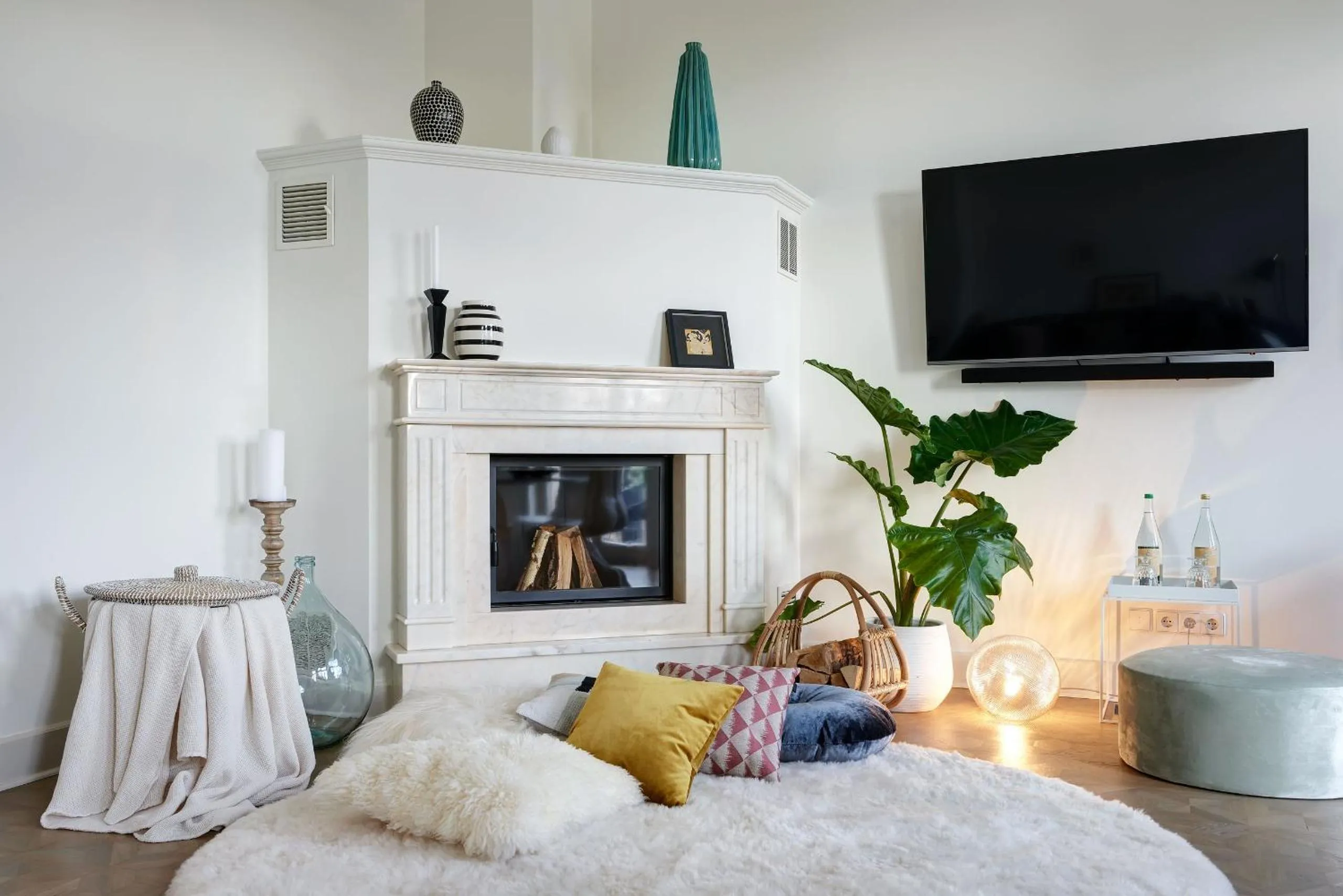 Decorative detail in Cora Apartments