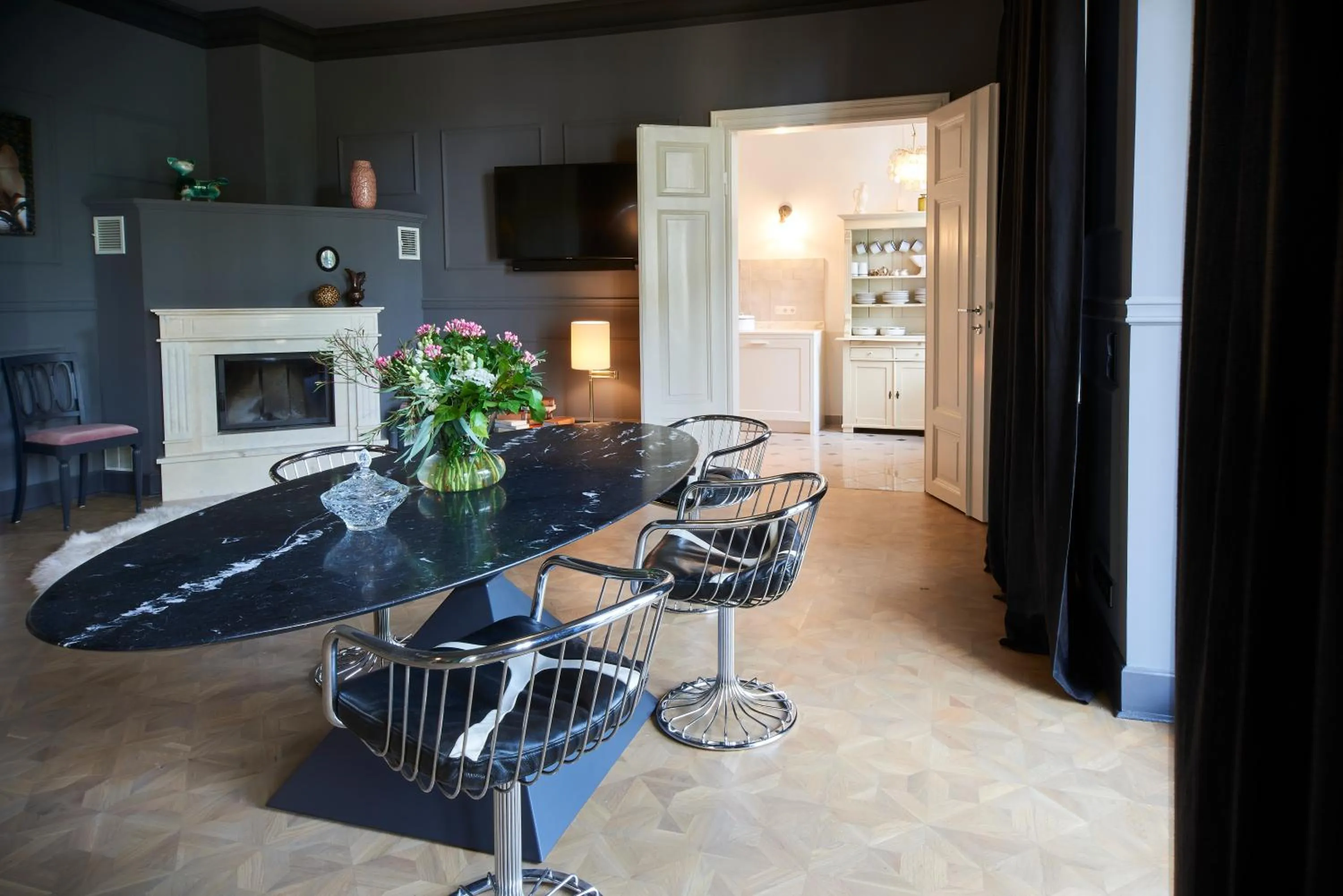 Dining area in Cora Apartments