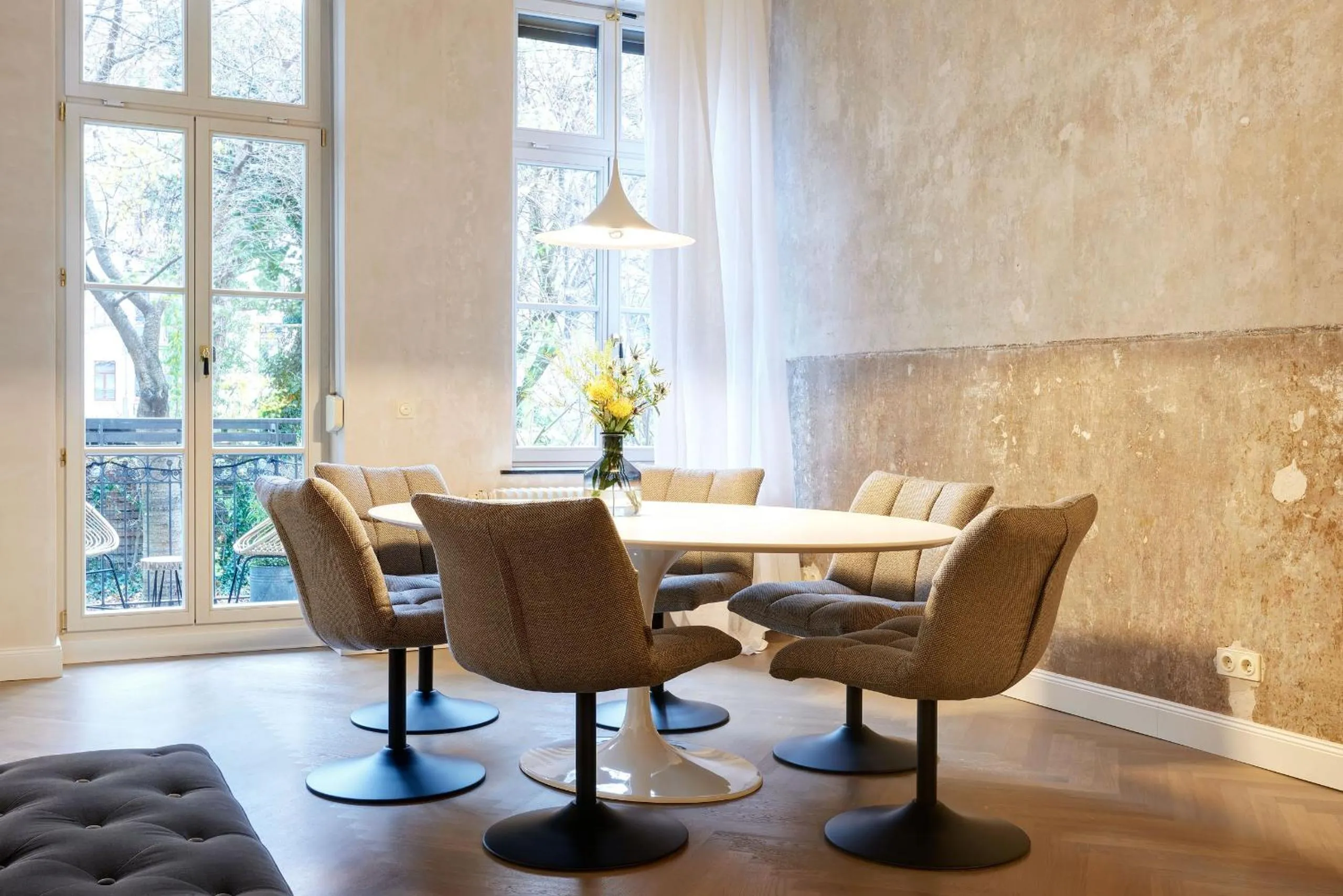 Living room in Cora Apartments