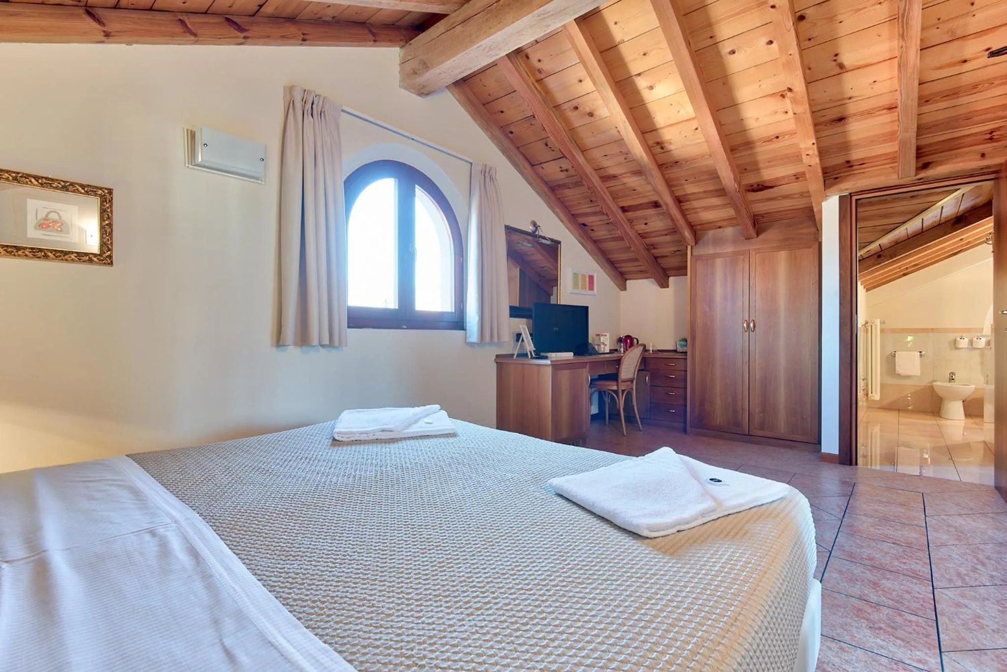 Photo of the whole room, Bed in Albergo Villa Priula