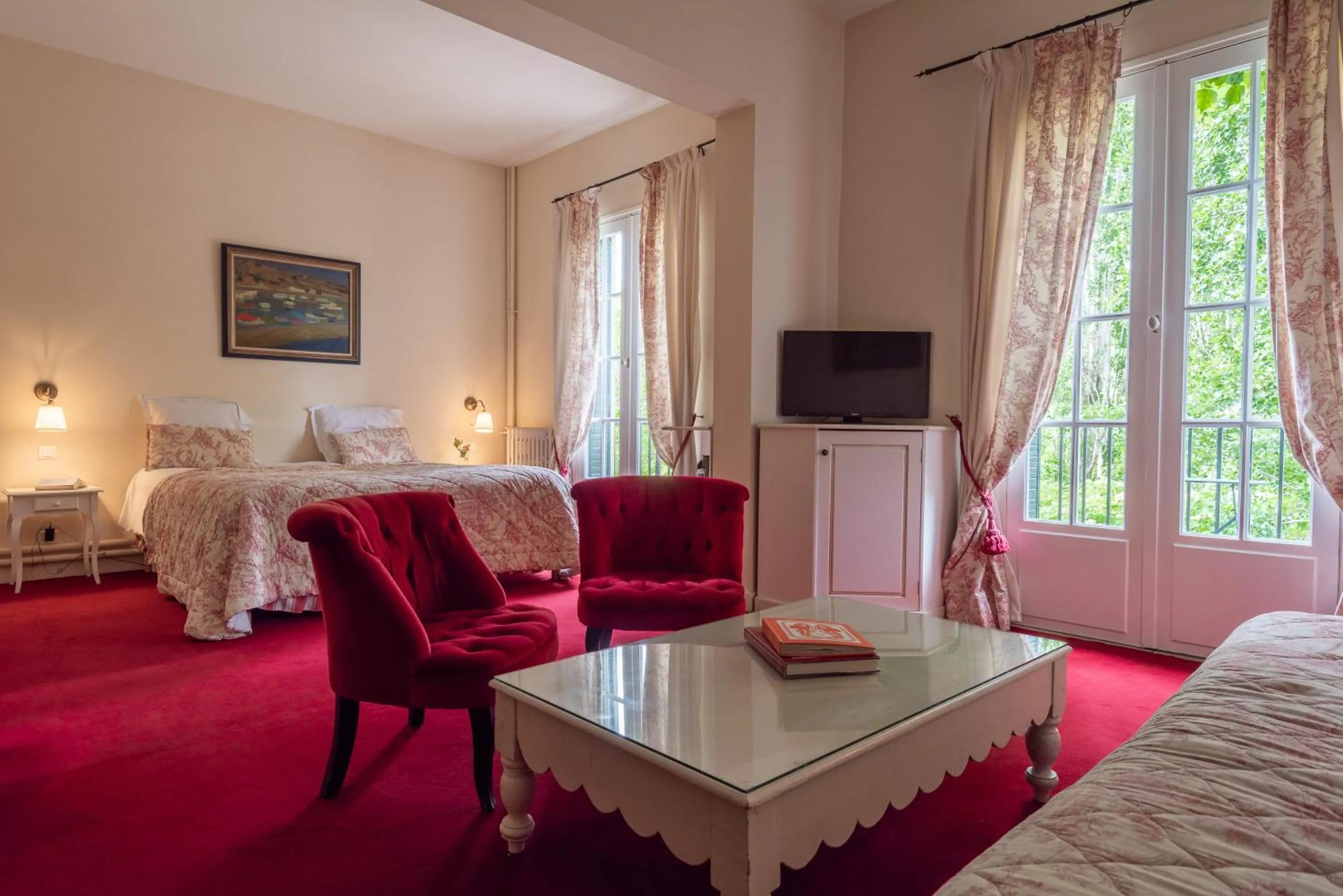 Bedroom, Bed in Domaine d'Auriac - Relais & Châteaux