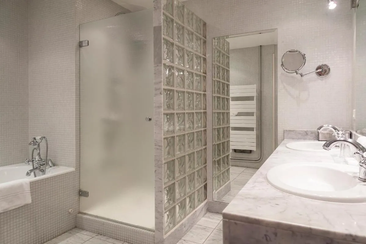 Bathroom in Domaine d'Auriac - Relais & Châteaux