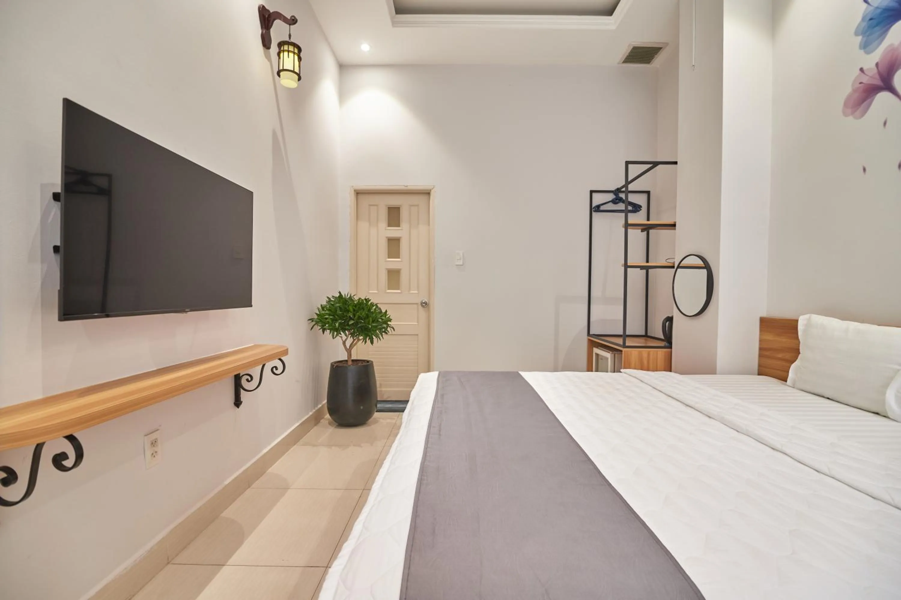 Bedroom, Bed in Bin Bin Hotel 2 - Near Him Lam D7