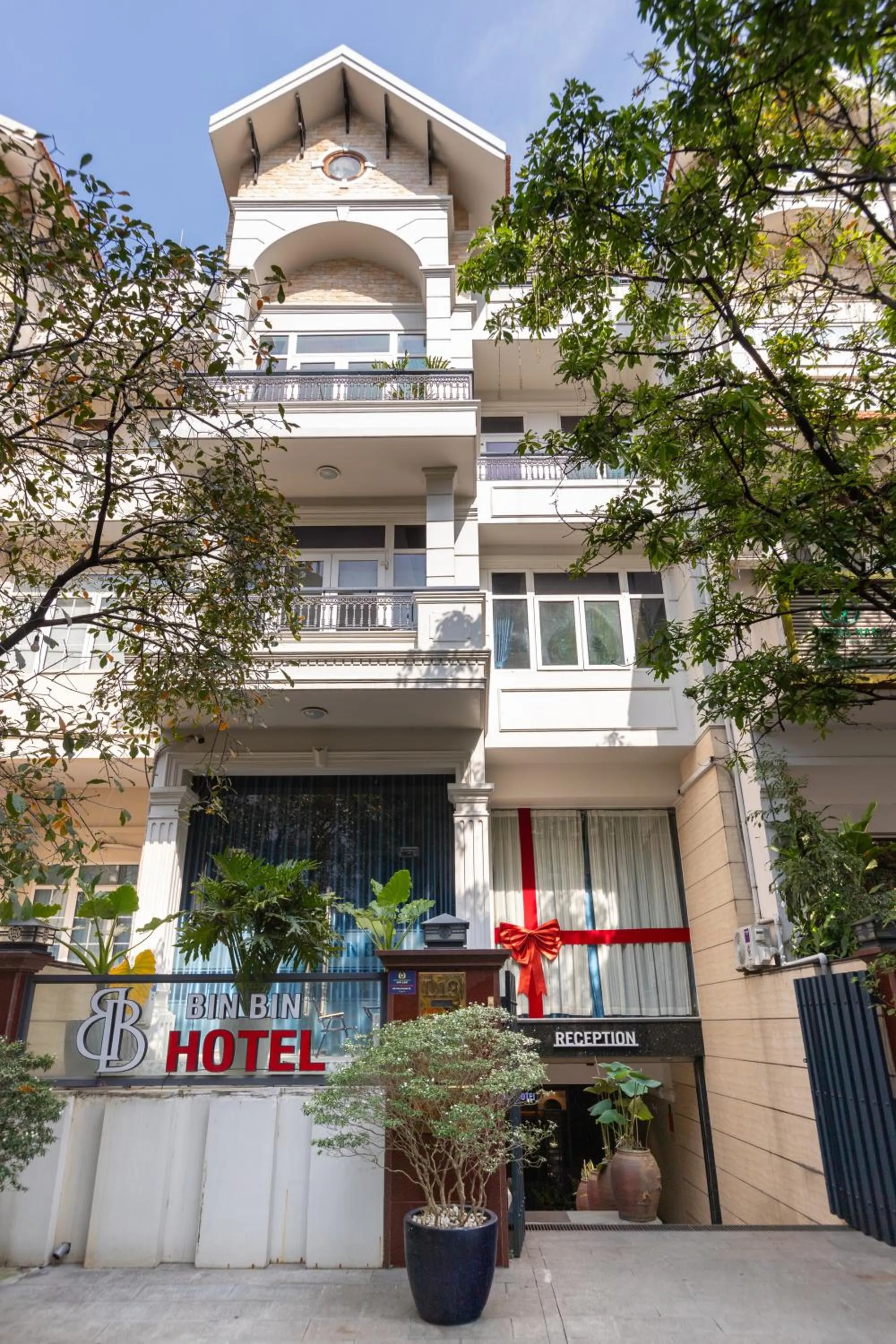 Property building in Bin Bin Hotel 2 - Near Him Lam D7