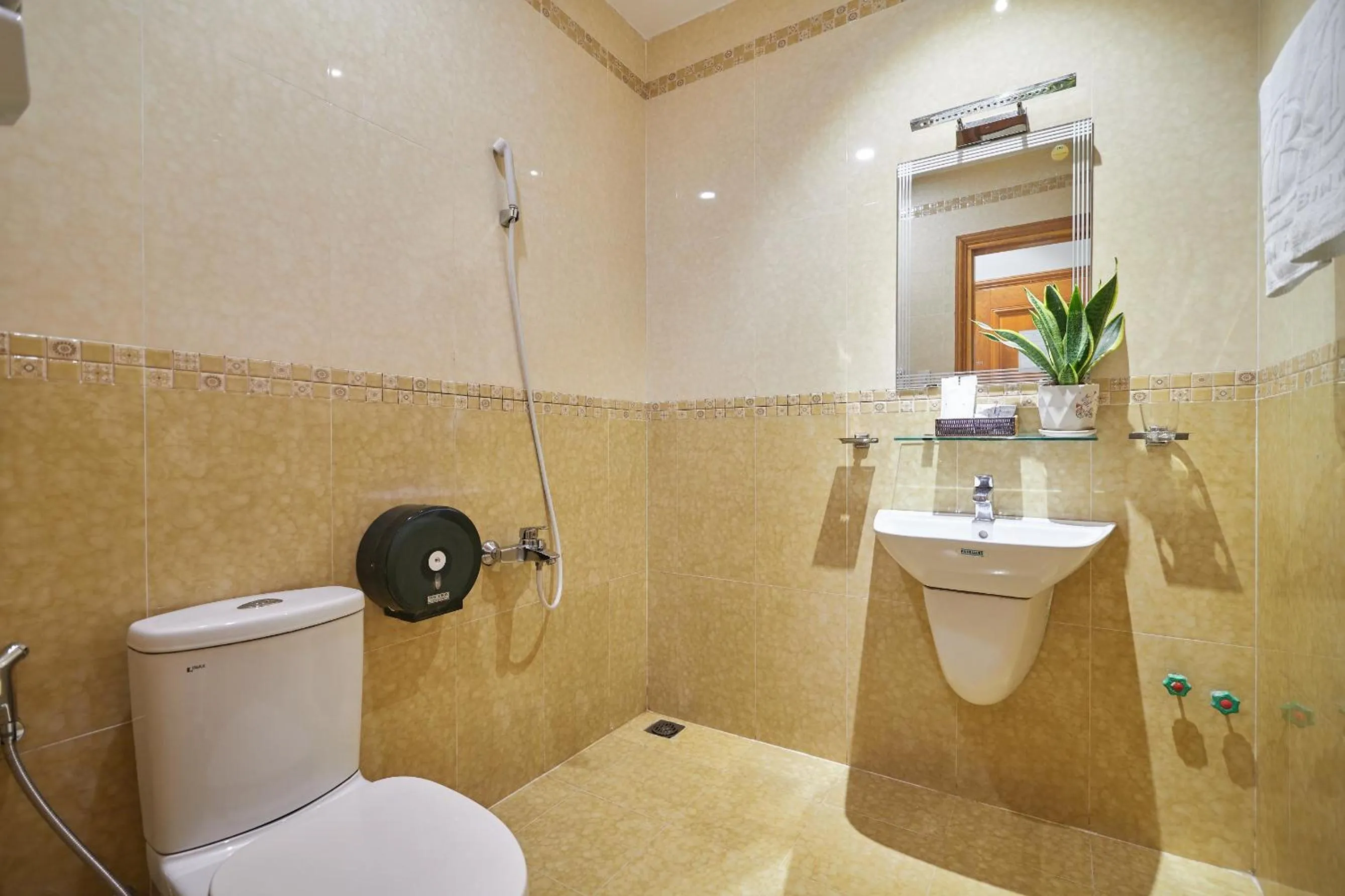 Bathroom in Bin Bin Hotel 2 - Near Him Lam D7