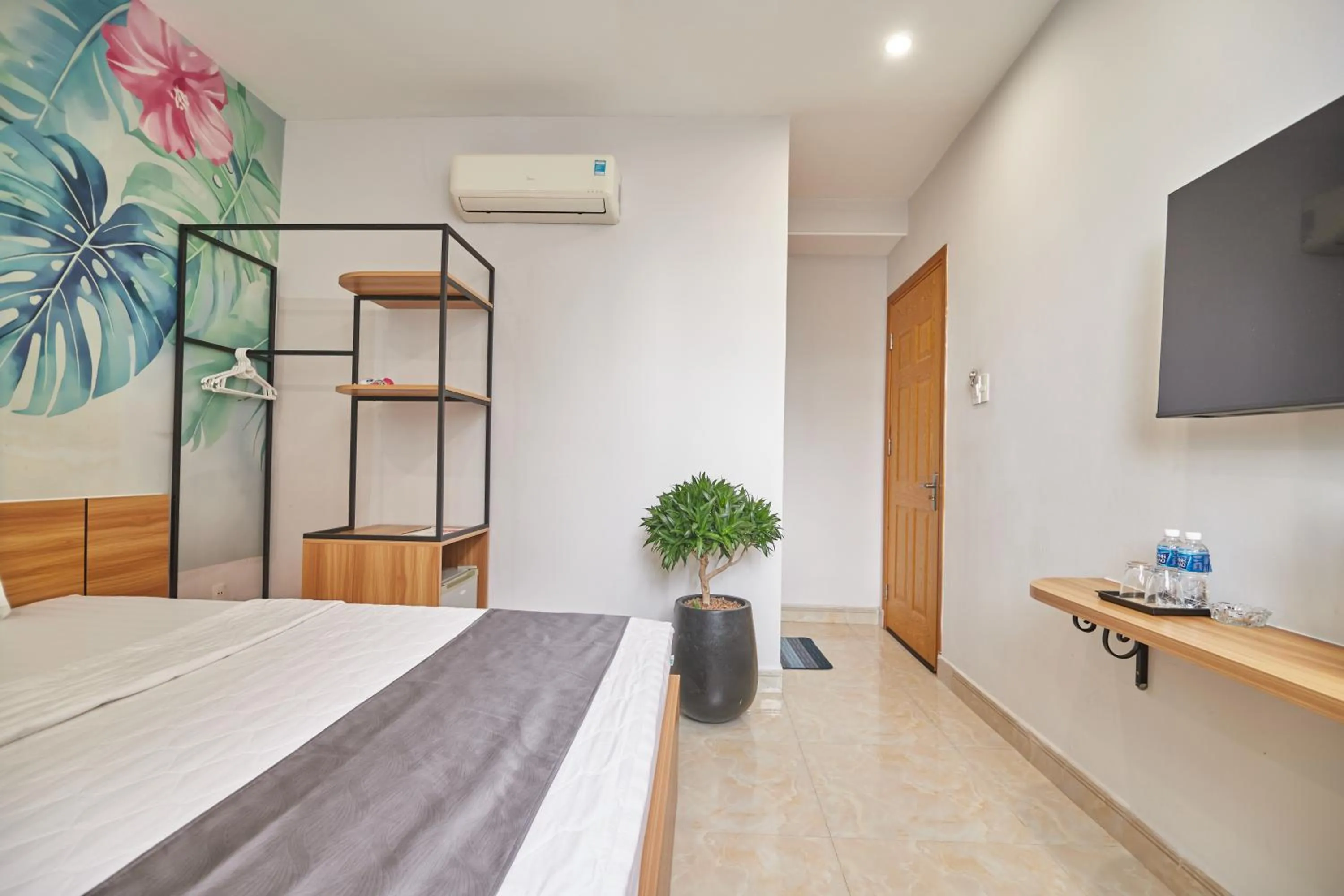 Bedroom, Bed in Bin Bin Hotel 2 - Near Him Lam D7