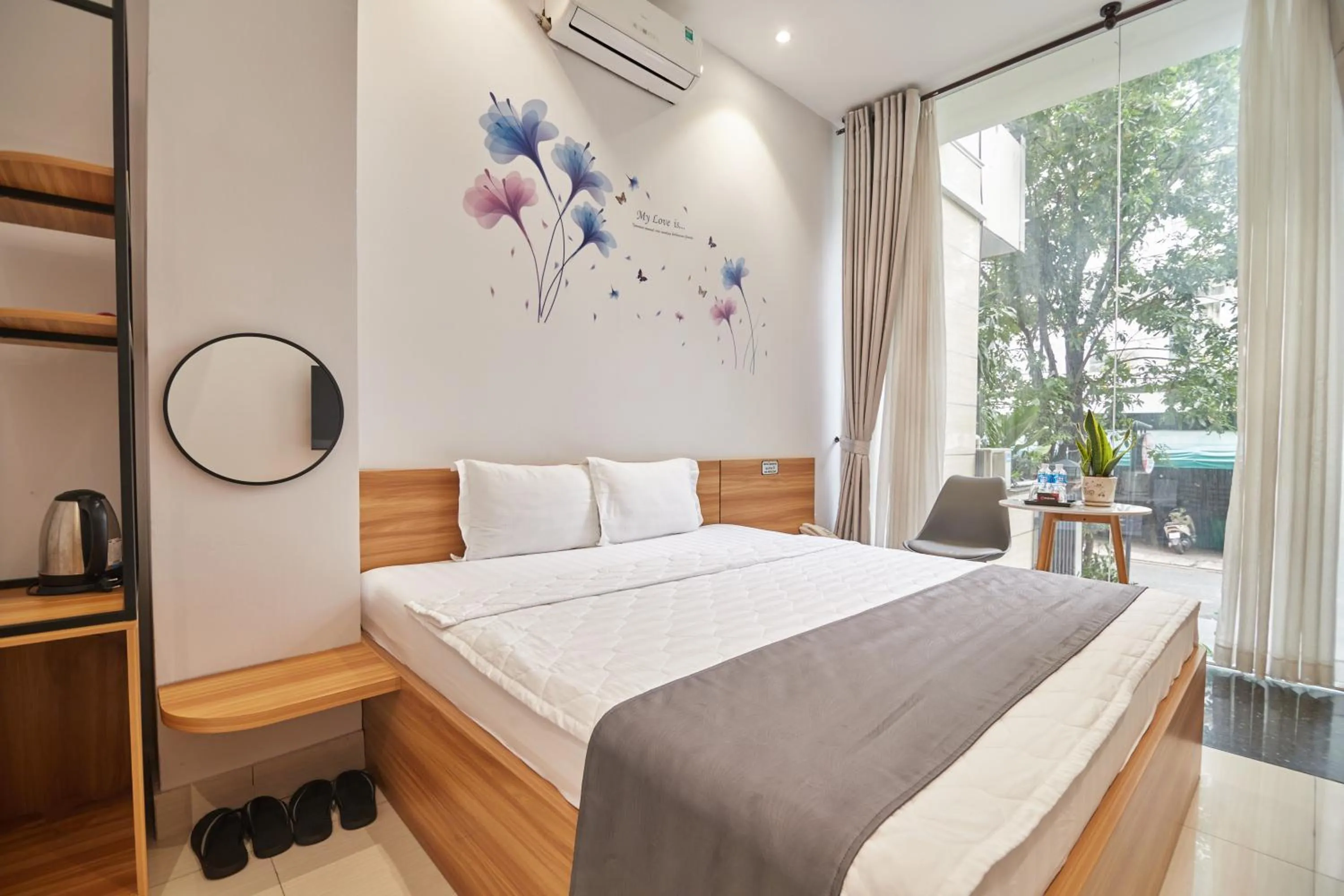 Bedroom, Bed in Bin Bin Hotel 2 - Near Him Lam D7