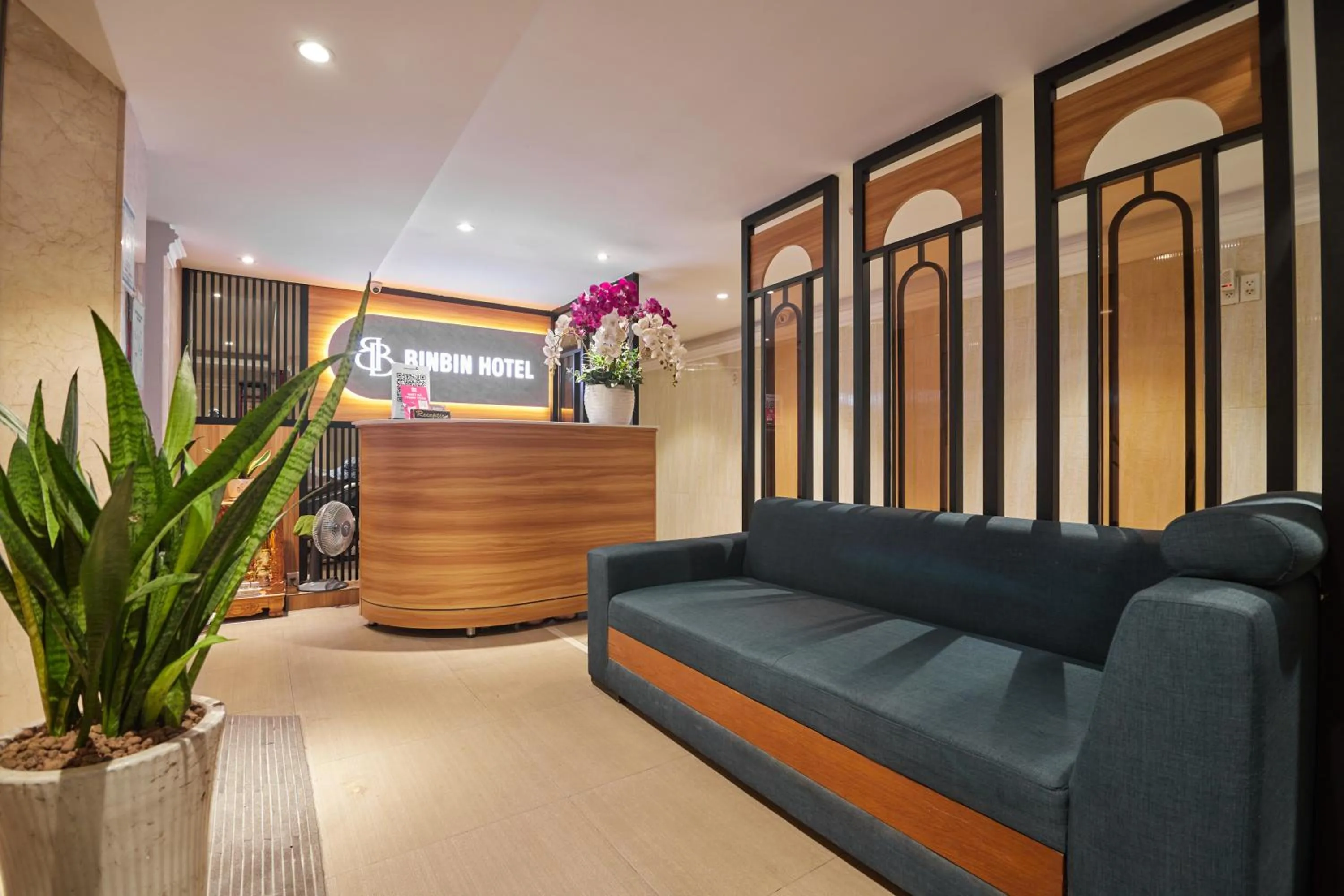 Property building in Bin Bin Hotel 2 - Near Him Lam D7