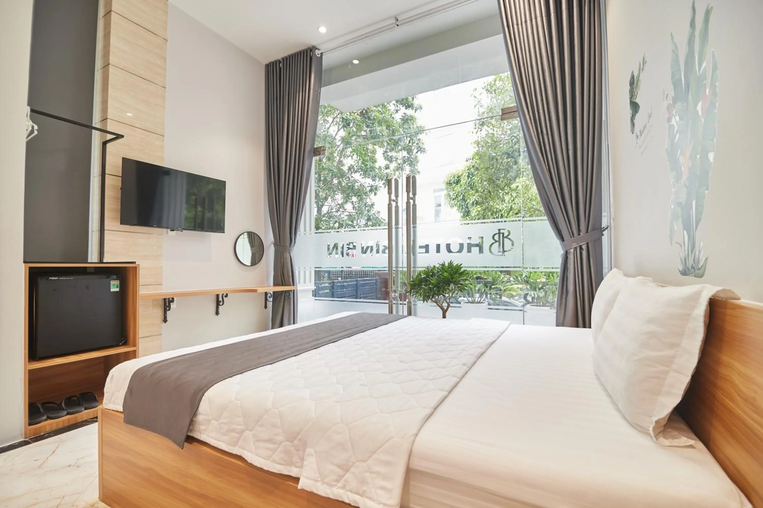 Bedroom, Bed in Bin Bin Hotel 2 - Near Him Lam D7