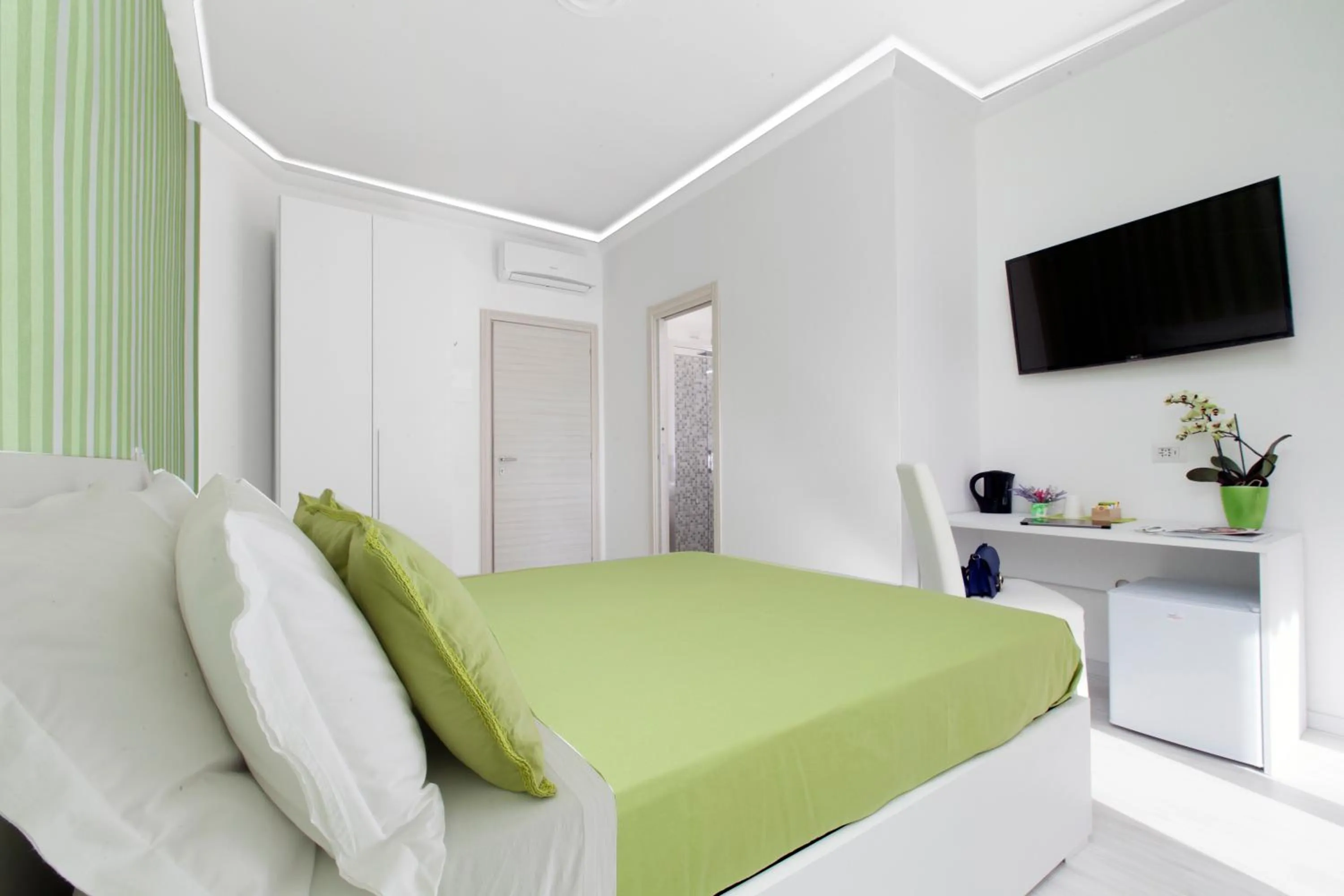 Photo of the whole room, Bed in Villa Iolanda