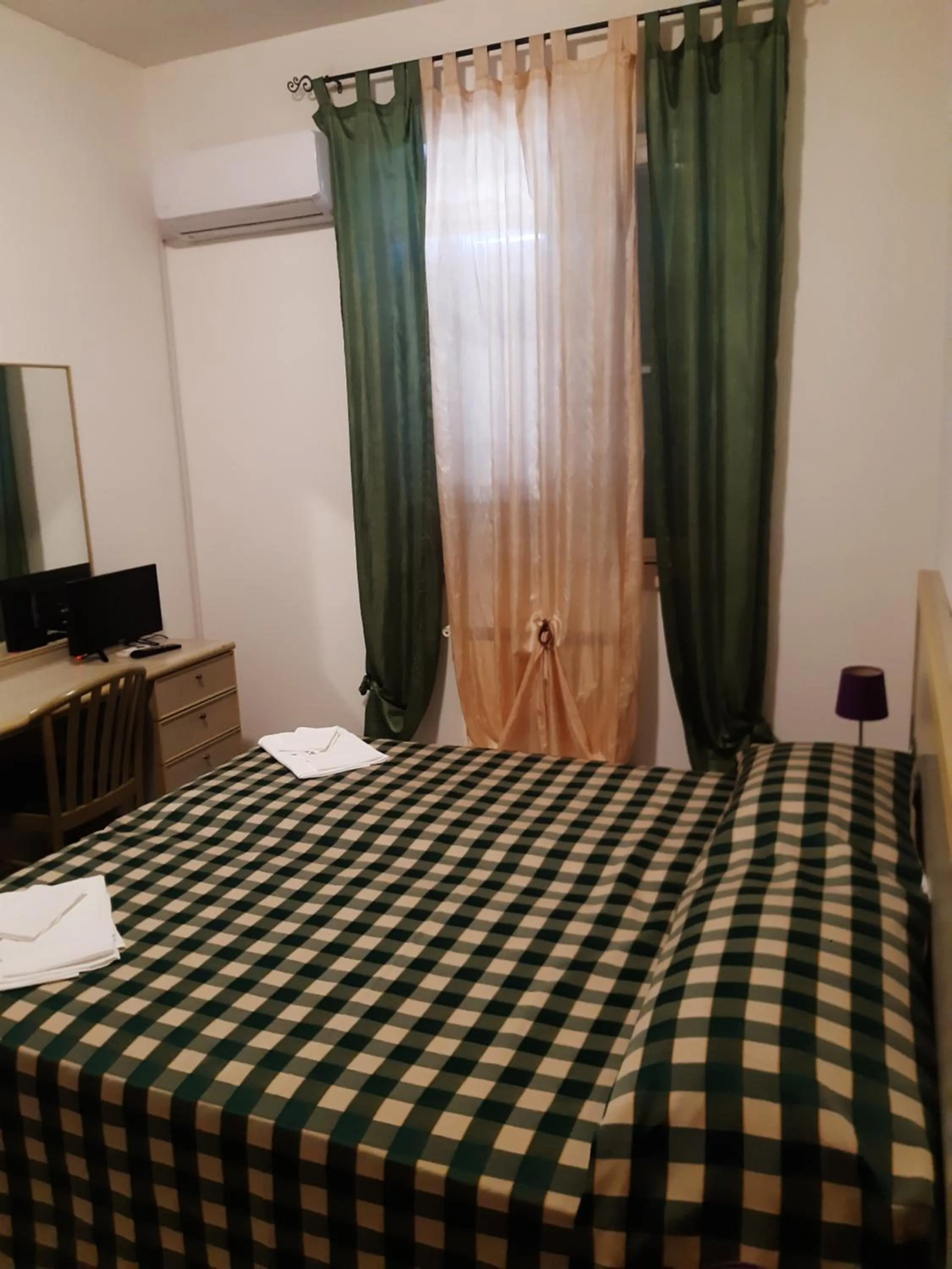 Bed in Hotel Mercede 2