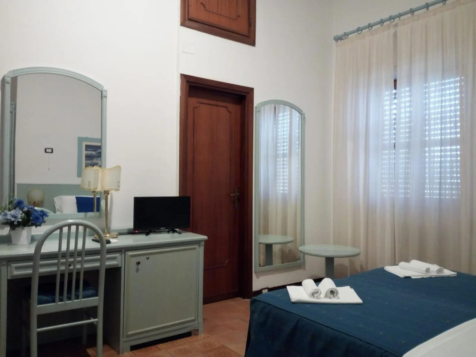 Bedroom, Bed in Hotel Mercede 2