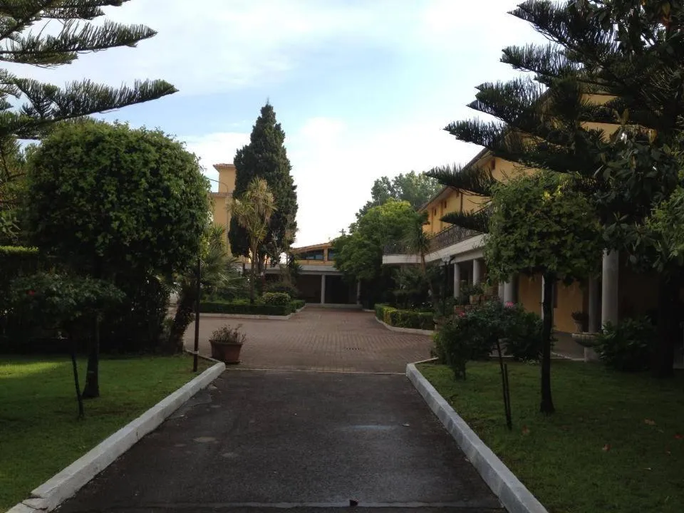 Garden in Hotel Mercede 2