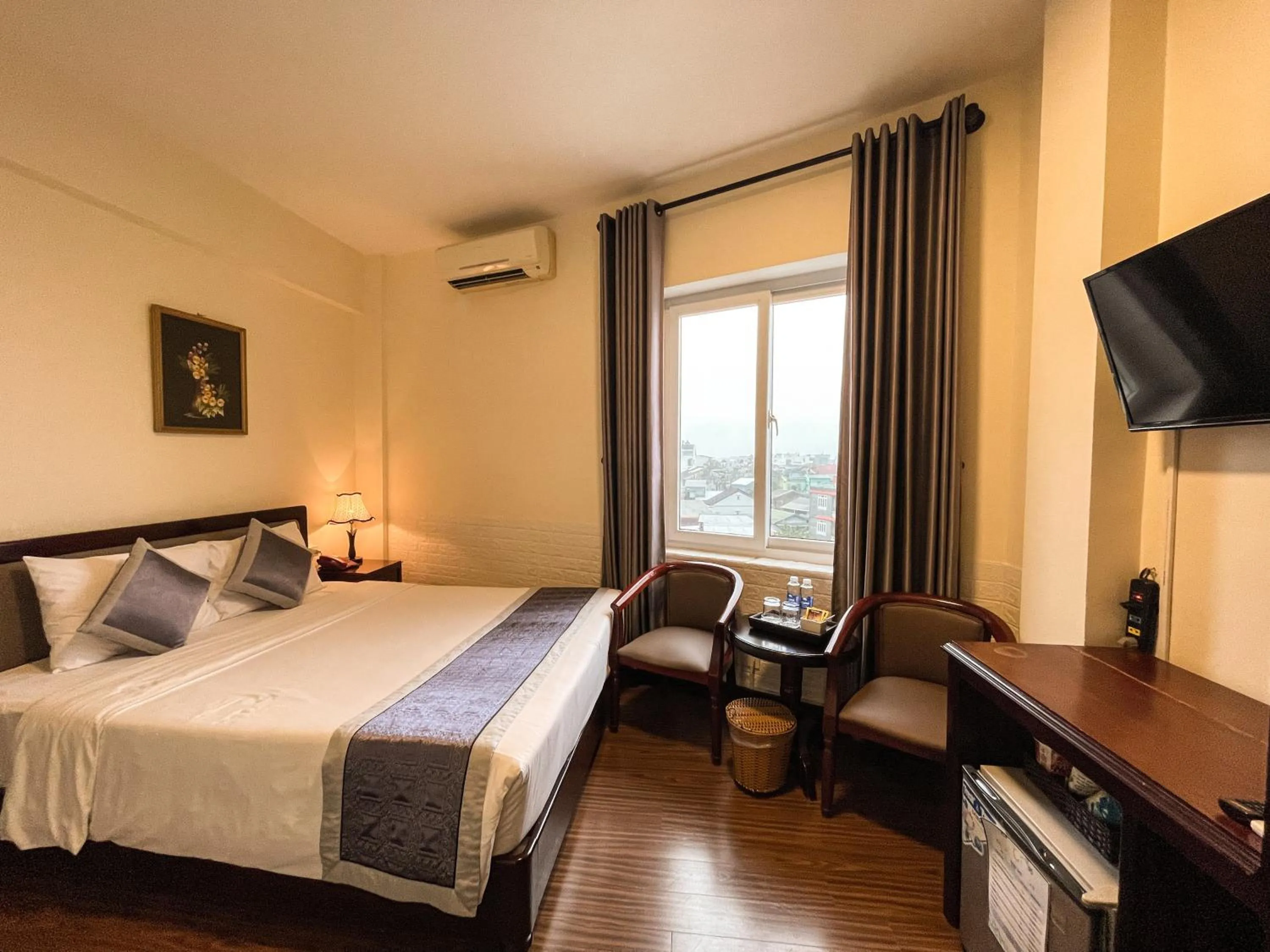 Bedroom, Bed in Baly Hotel Hue