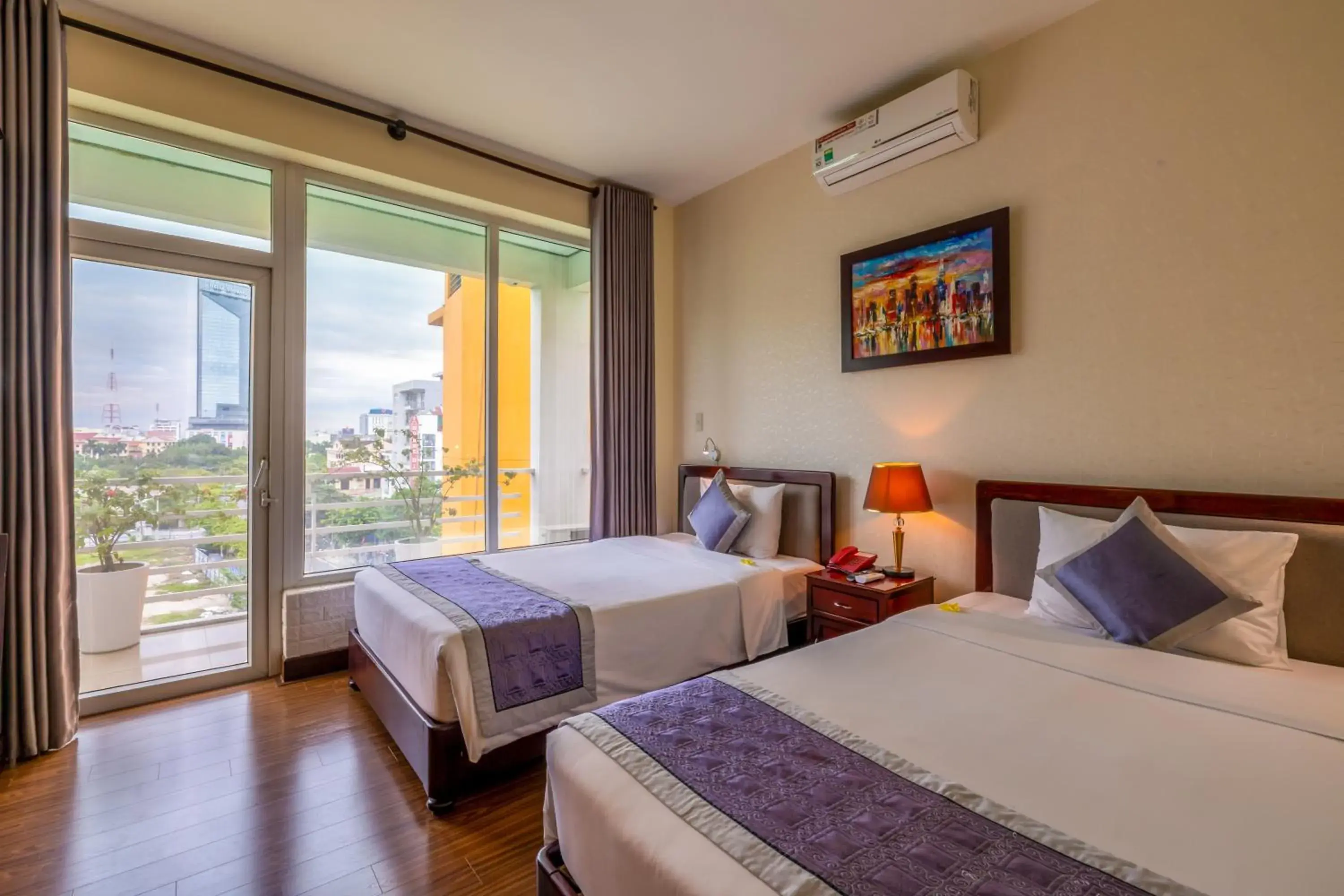 Deluxe Twin Room in Baly Hotel Hue Deluxe Twin Room in Baly Hotel Hue